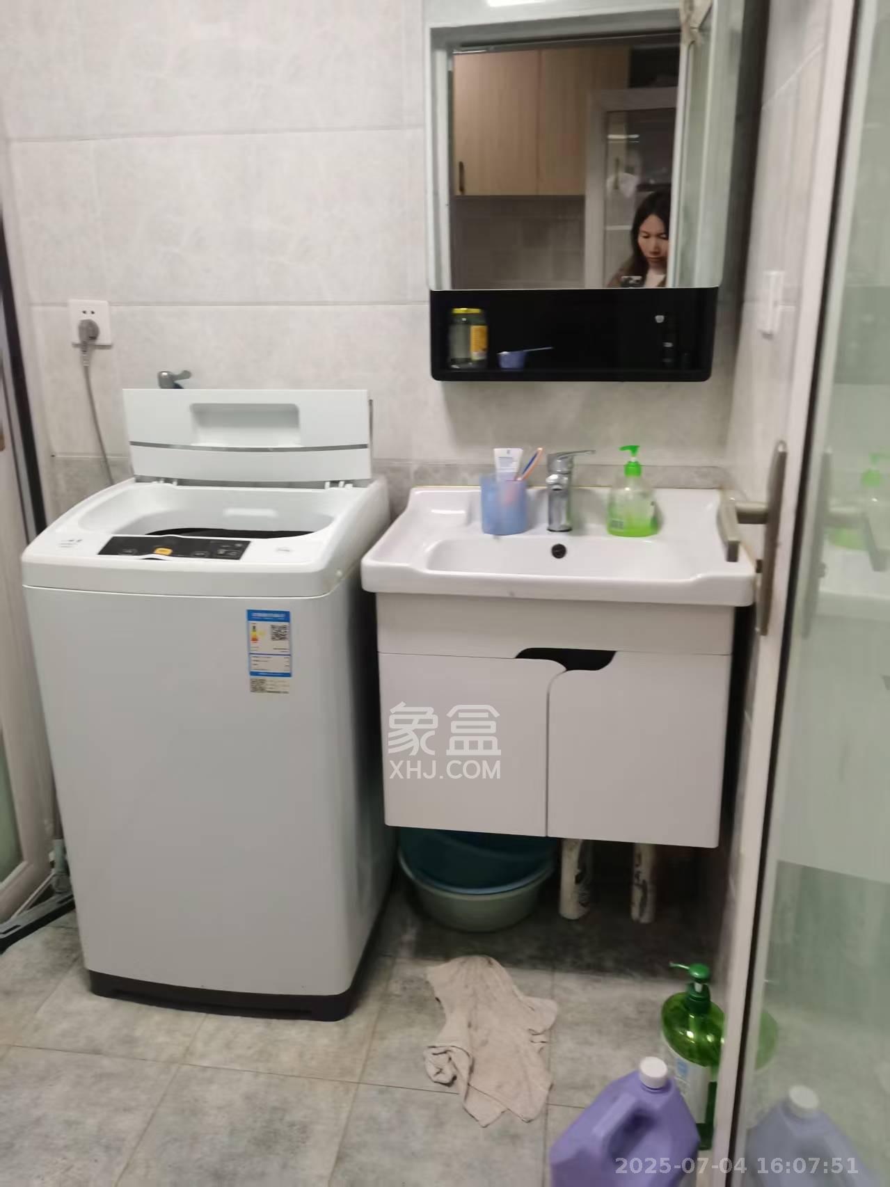 长坡社区  3室2厅1卫   2200.00元/月室内图