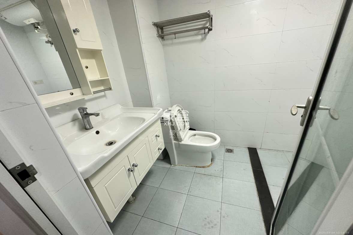 保利国际广场 1室1厅1卫 2600.0元/月 保利国际广场 1室1厅1卫 2600.0元/月室内图