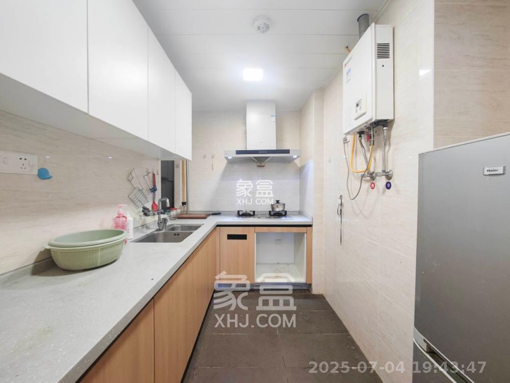 万科魅力之城非凡里 3室2厅2卫 2300.0元/月 万科魅力之城非凡里 3室2厅2卫 2300.0元/月室内图