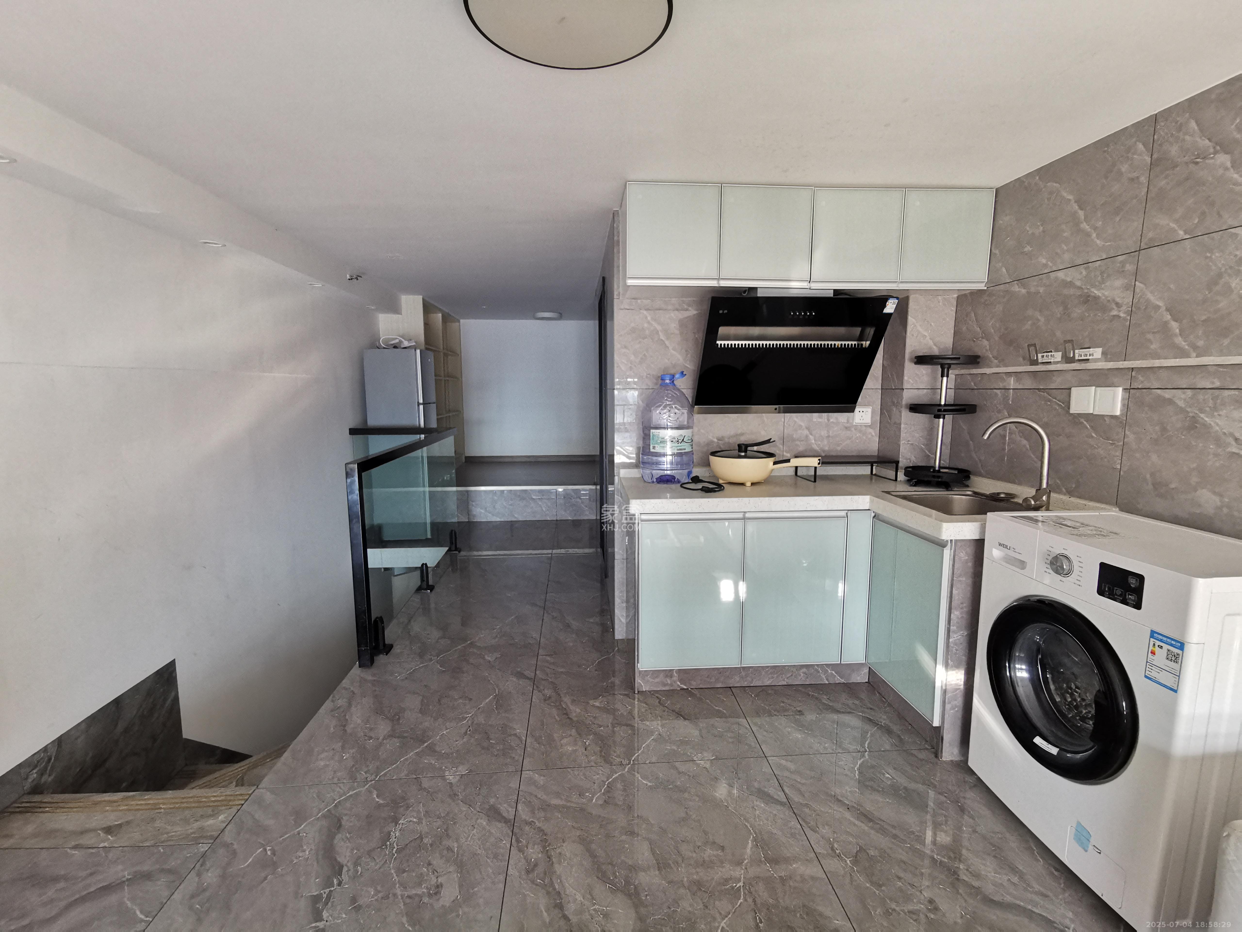 龙湖新壹城 1室1厅1卫 1400.0元/月 龙湖新壹城 1室1厅1卫 1400.0元/月室内图