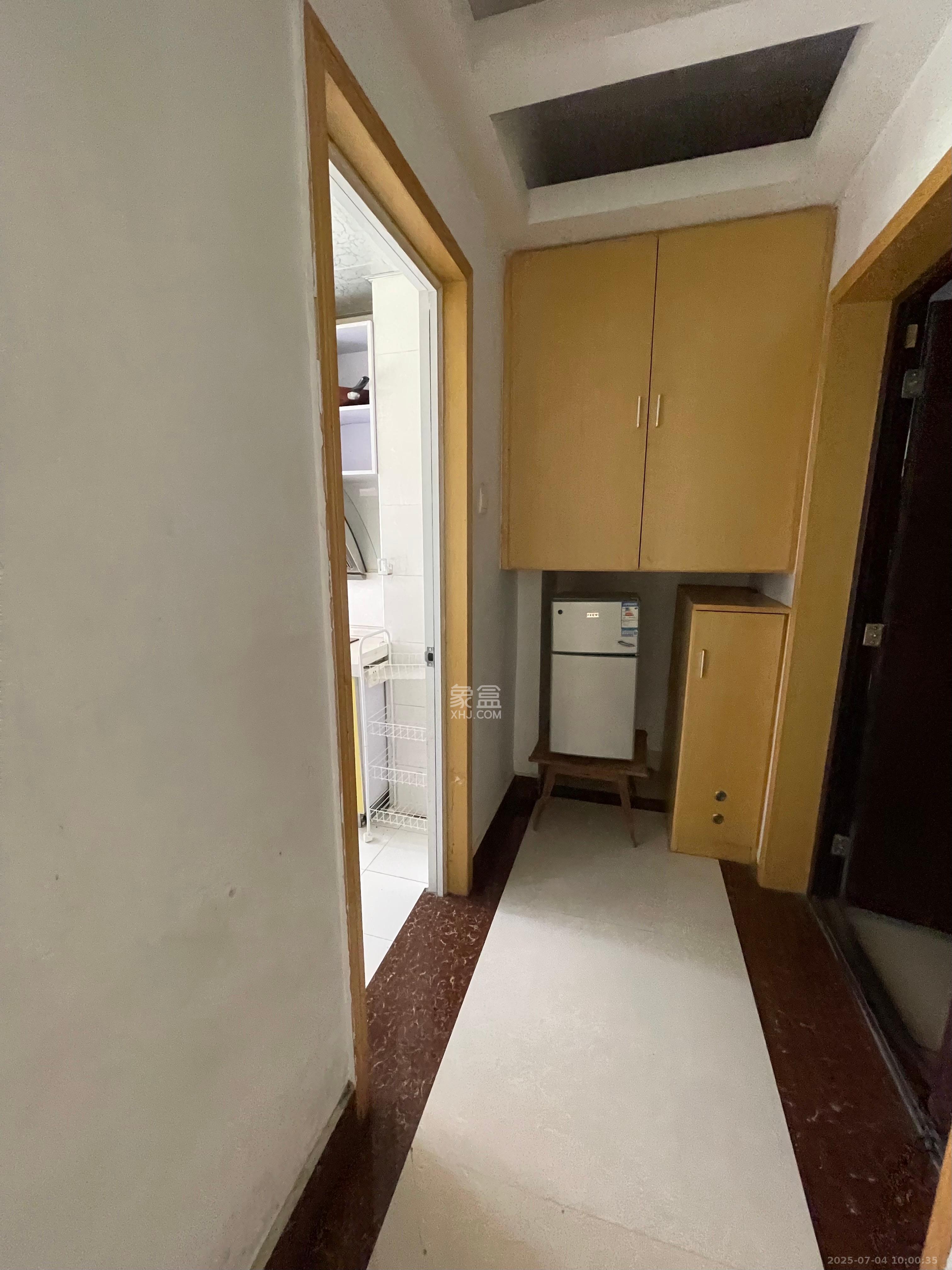 上海城小区 1室1厅1卫 1500.0元/月 上海城小区 1室1厅1卫 1500.0元/月室内图