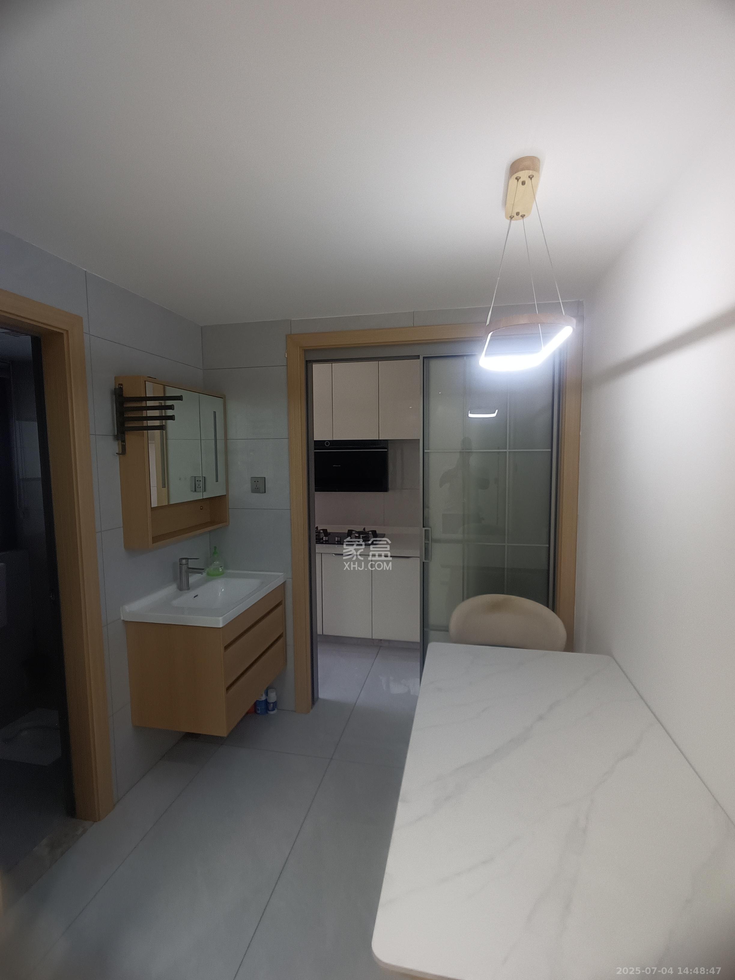 韭菜园嘉苑  2室1厅1卫    3300.0元/月 韭菜园嘉苑  2室1厅1卫    3300.0元/月室内图