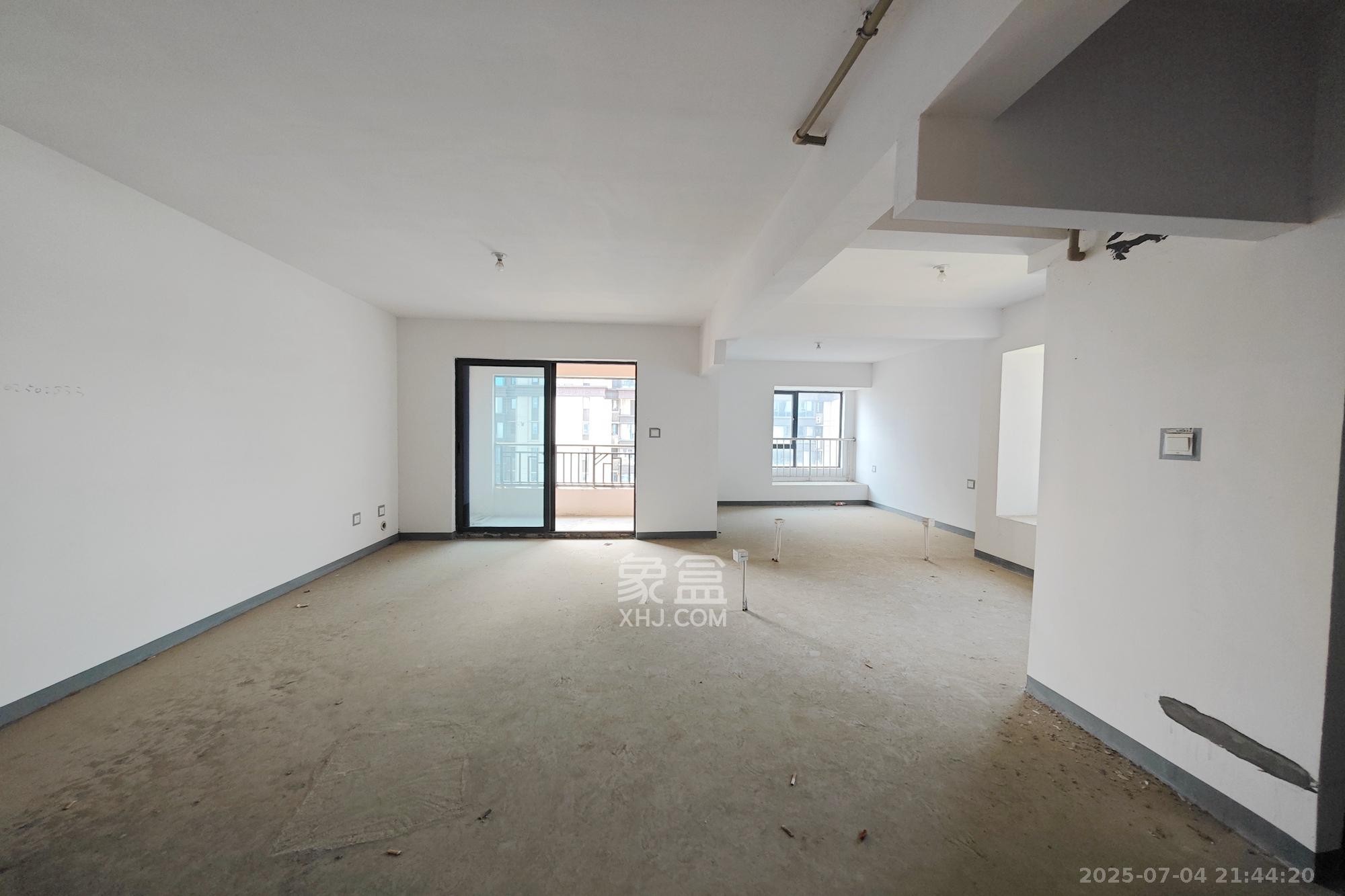 建发中央悦府  3室2厅2卫   140.00万