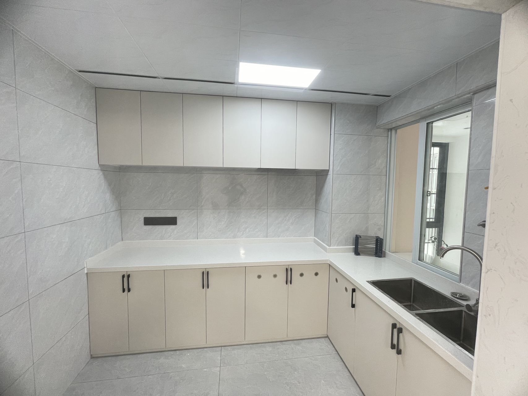 海航城  2室2厅1卫    113.0万 海航城  2室2厅1卫    113.0万客厅