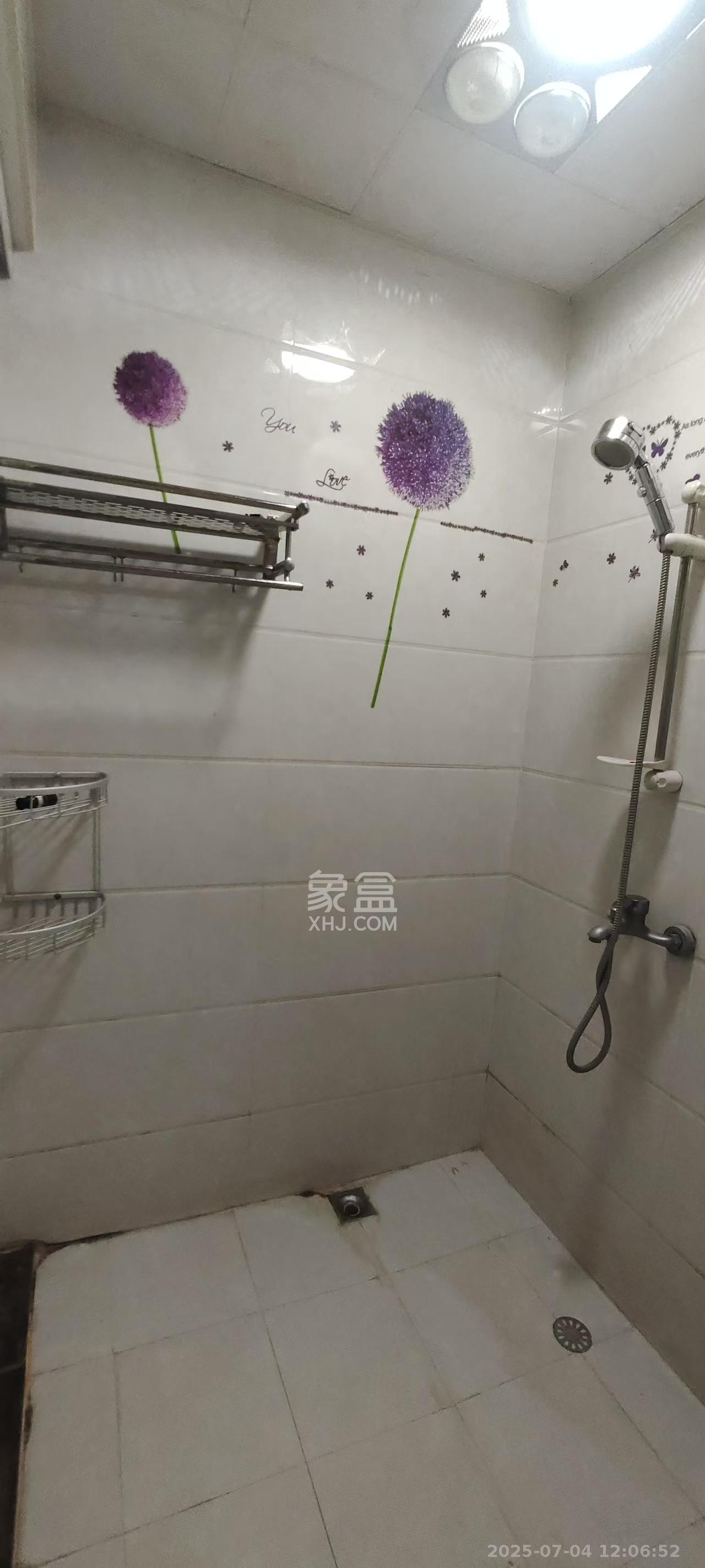 绿地中央广场  1室1厅1卫    1300.0元/月室内图
