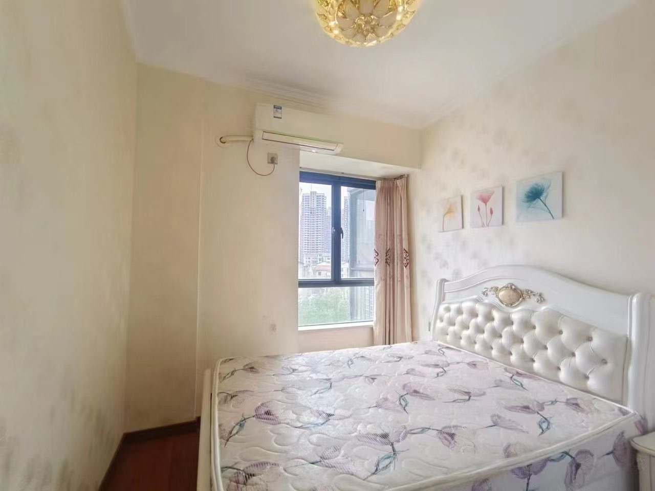 珠江愉景新城  3室2厅2卫   2000.00元/月室内图