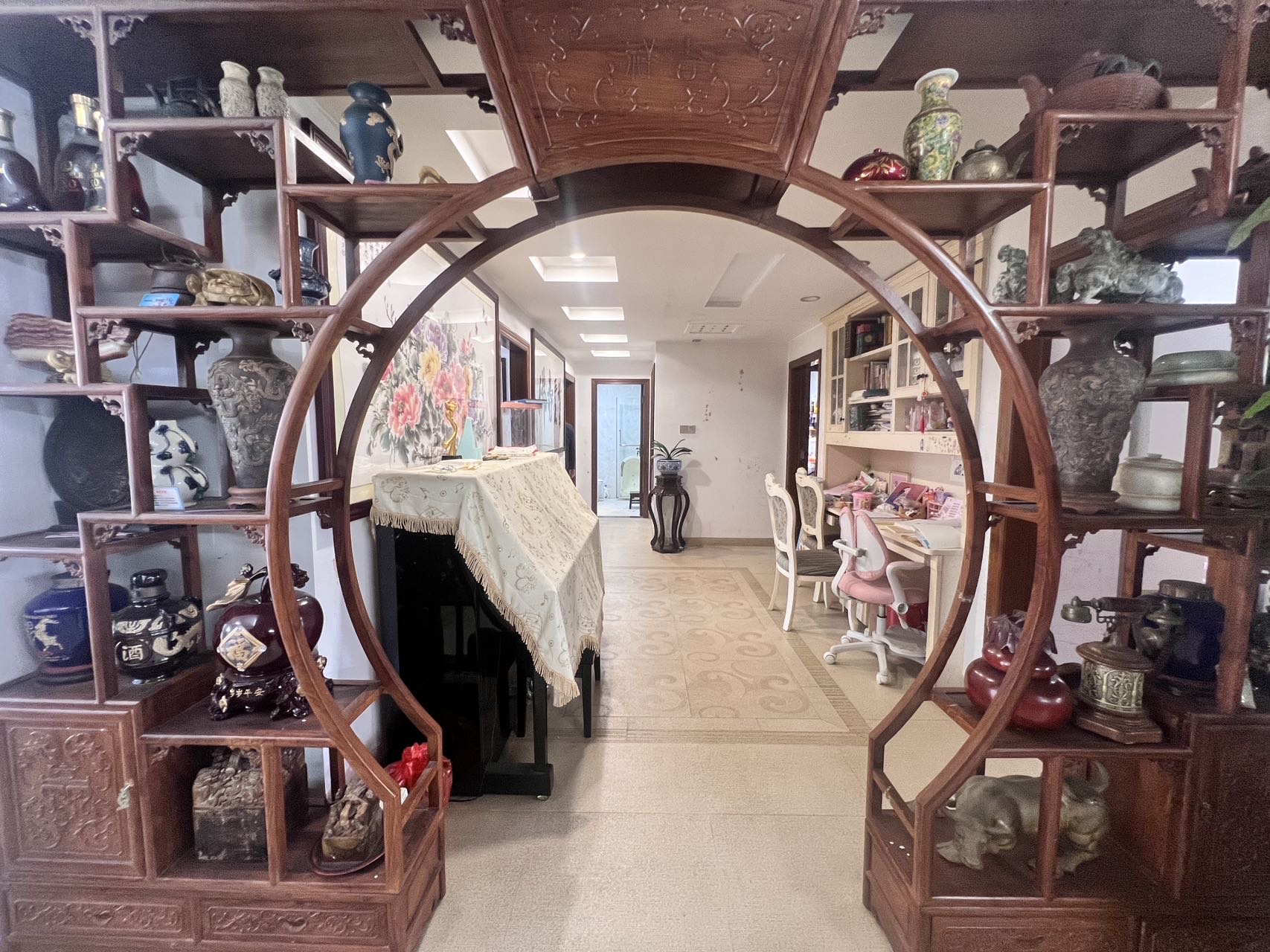 高路华小区 4室2厅2卫 238.0万 高路华小区 4室2厅2卫 238.0万客厅