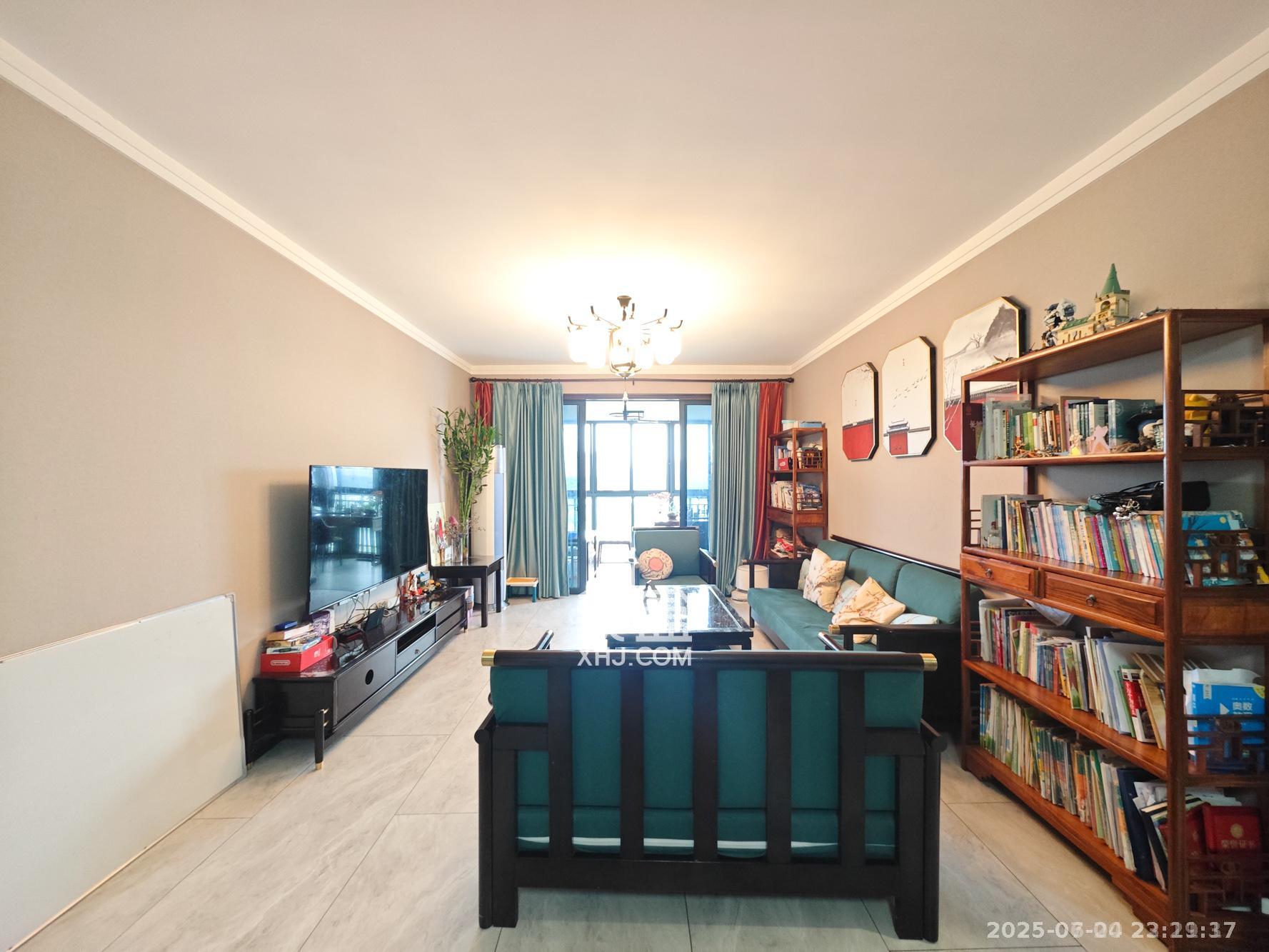 长房南屏锦源 4室2厅2卫 120.0万 长房南屏锦源 4室2厅2卫 120.0万客厅