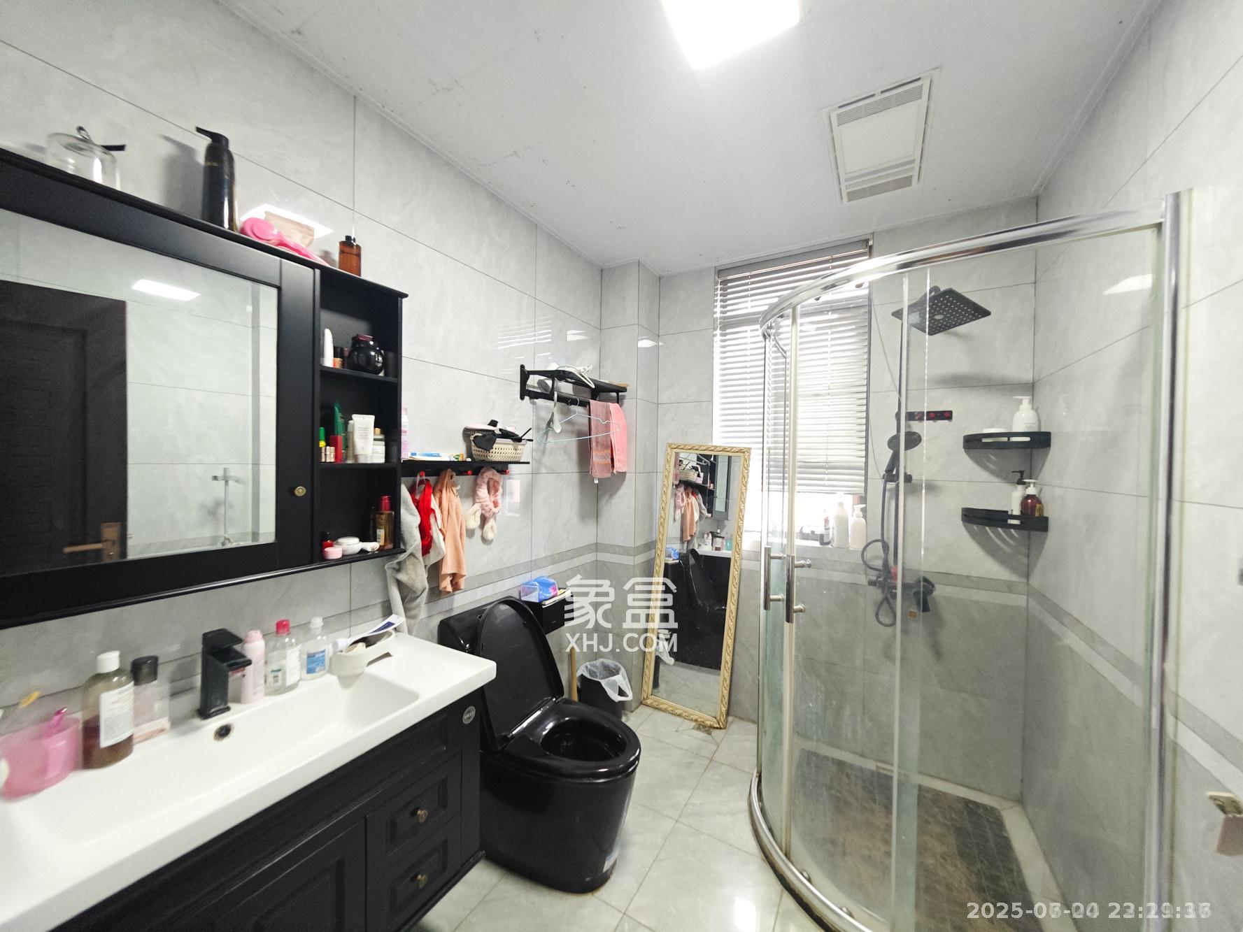 长房南屏锦源 4室2厅2卫 120.0万 长房南屏锦源 4室2厅2卫 120.0万卫生间