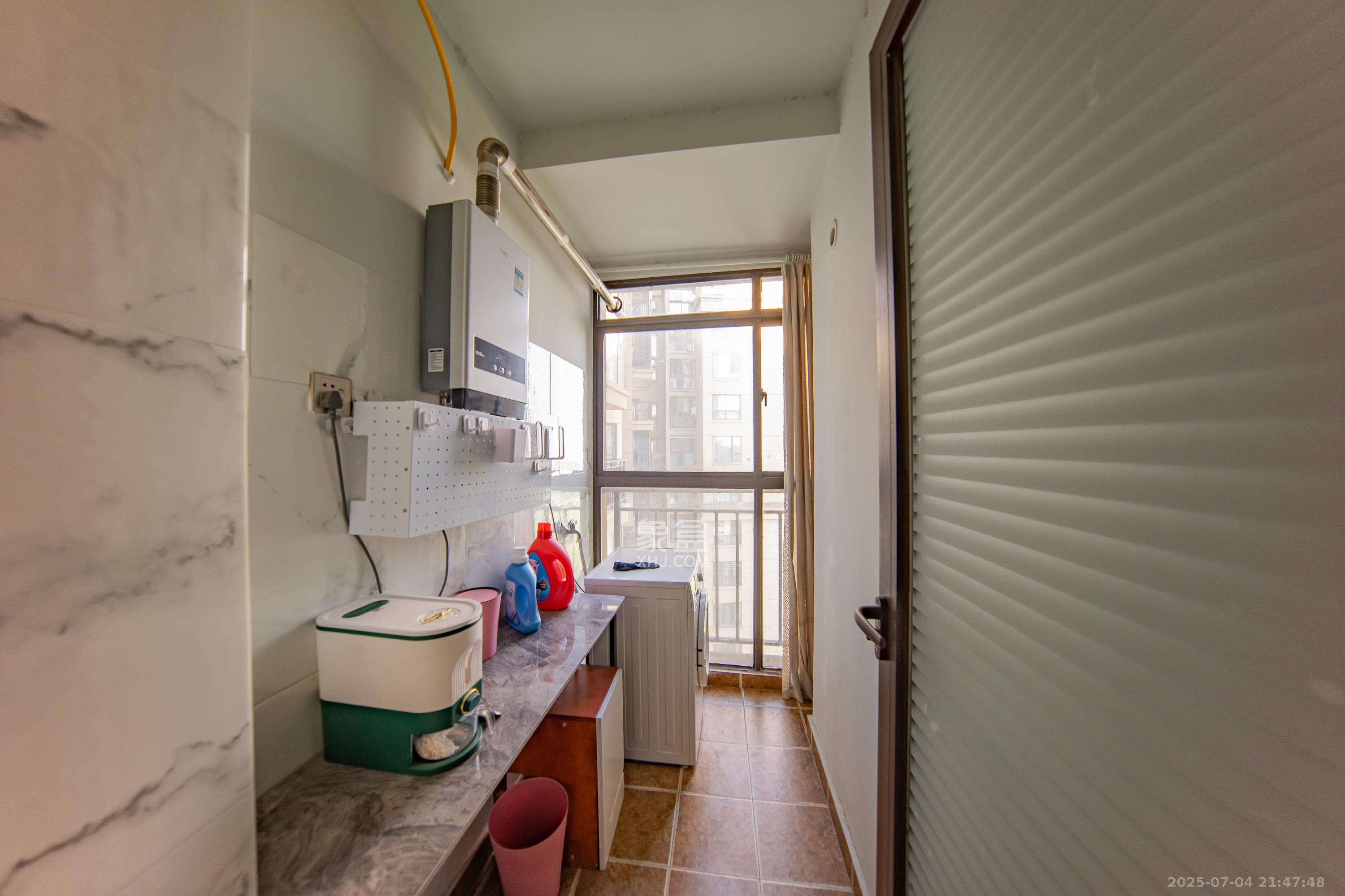 华润橡树湾 3室2厅1卫 86.0万 华润橡树湾 3室2厅1卫 86.0万阳台