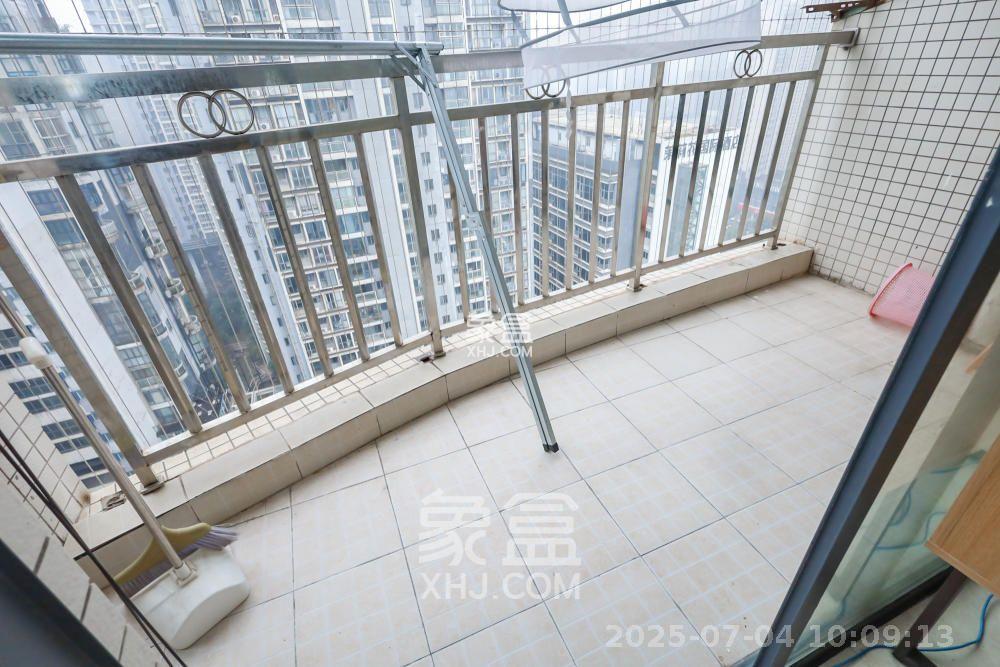 金麓国际  2室2厅1卫   2200.00元/月室内图