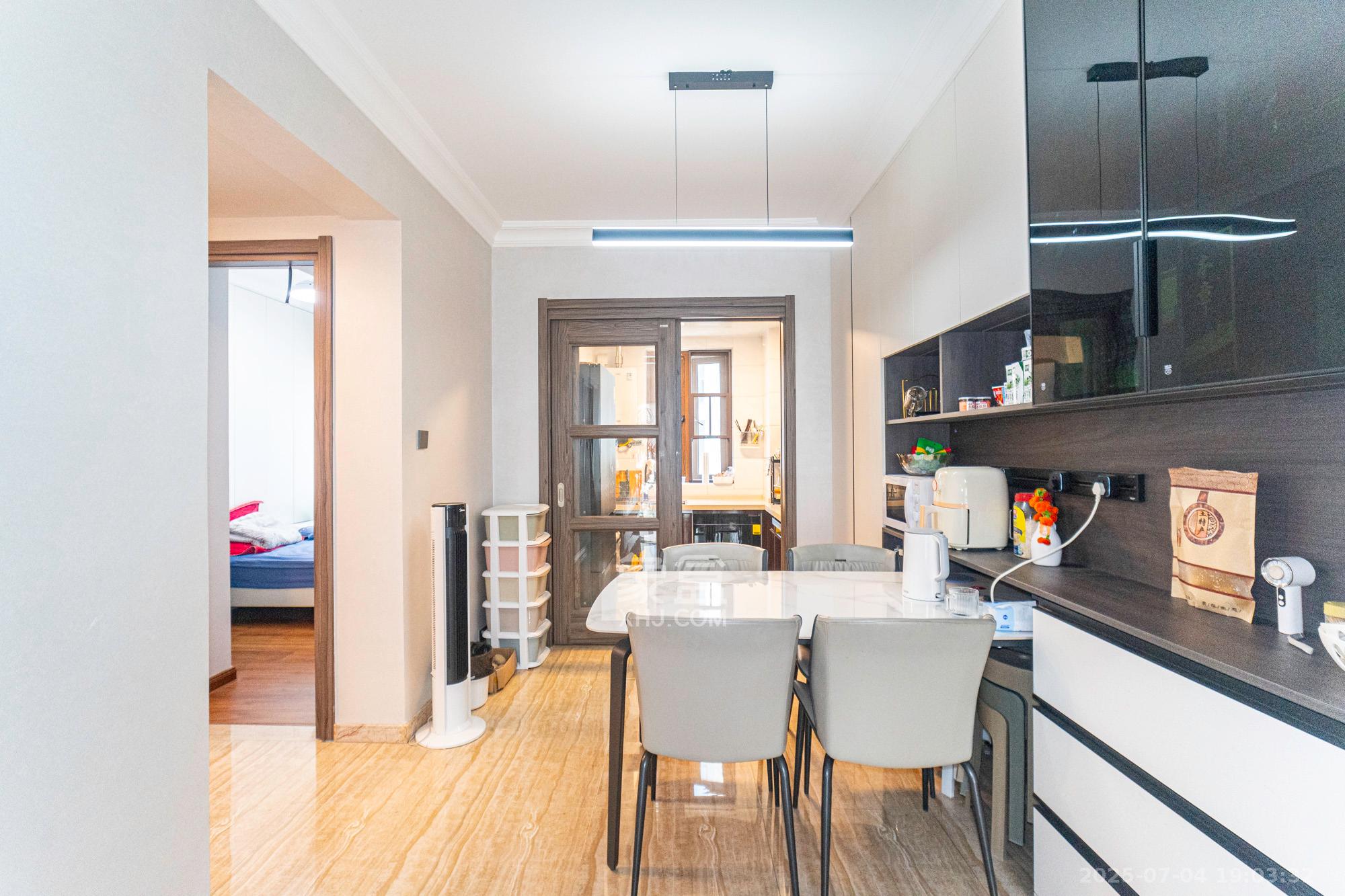 碧桂园翘楚棠 3室2厅2卫 118.0万 碧桂园翘楚棠 3室2厅2卫 118.0万客厅