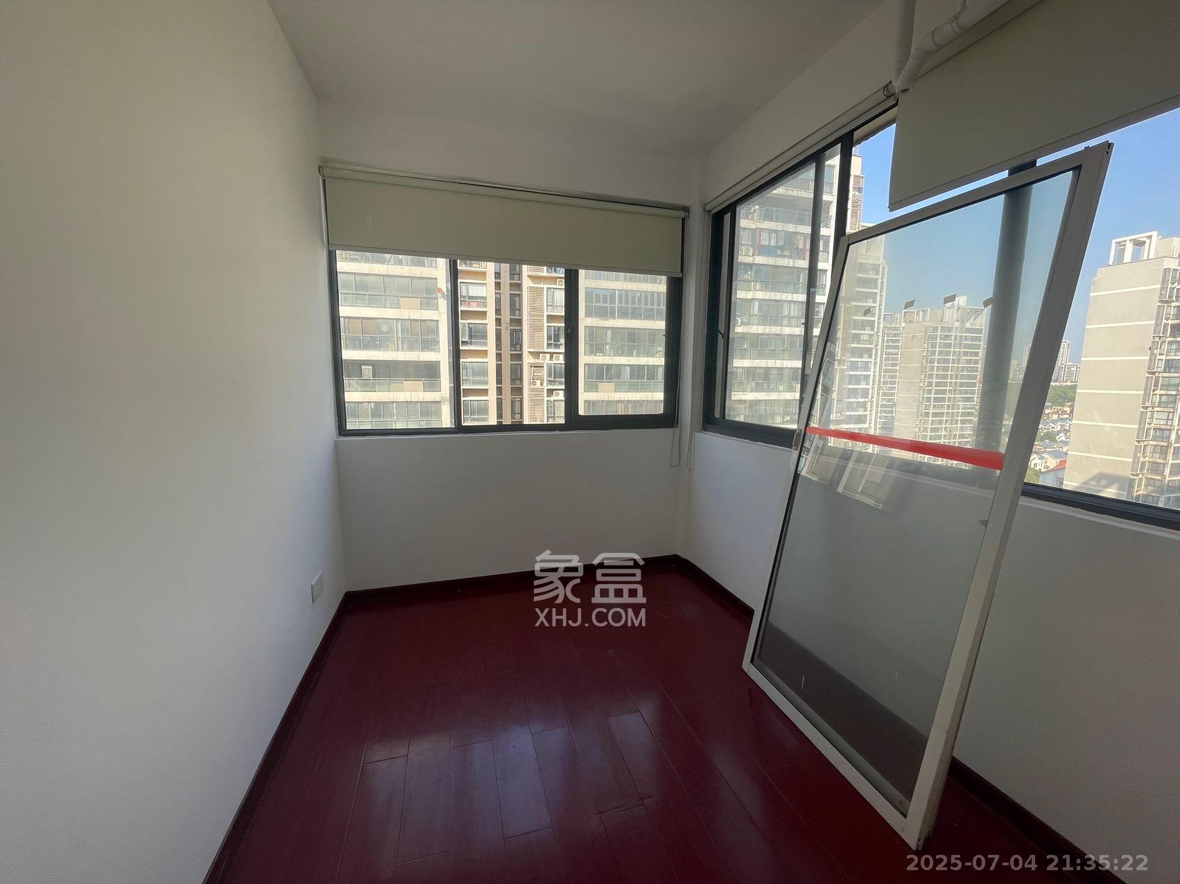 归心苑 4室2厅2卫 4400.0元/月 归心苑 4室2厅2卫 4400.0元/月室内图