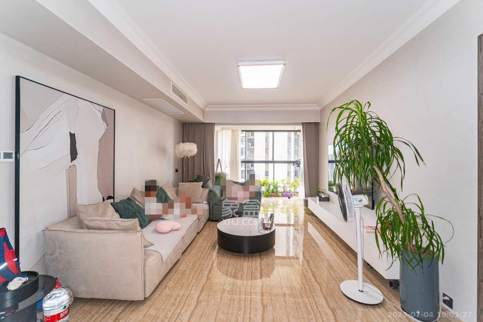 碧桂园翘楚棠 3室2厅2卫 118.0万 碧桂园翘楚棠 3室2厅2卫 118.0万客厅