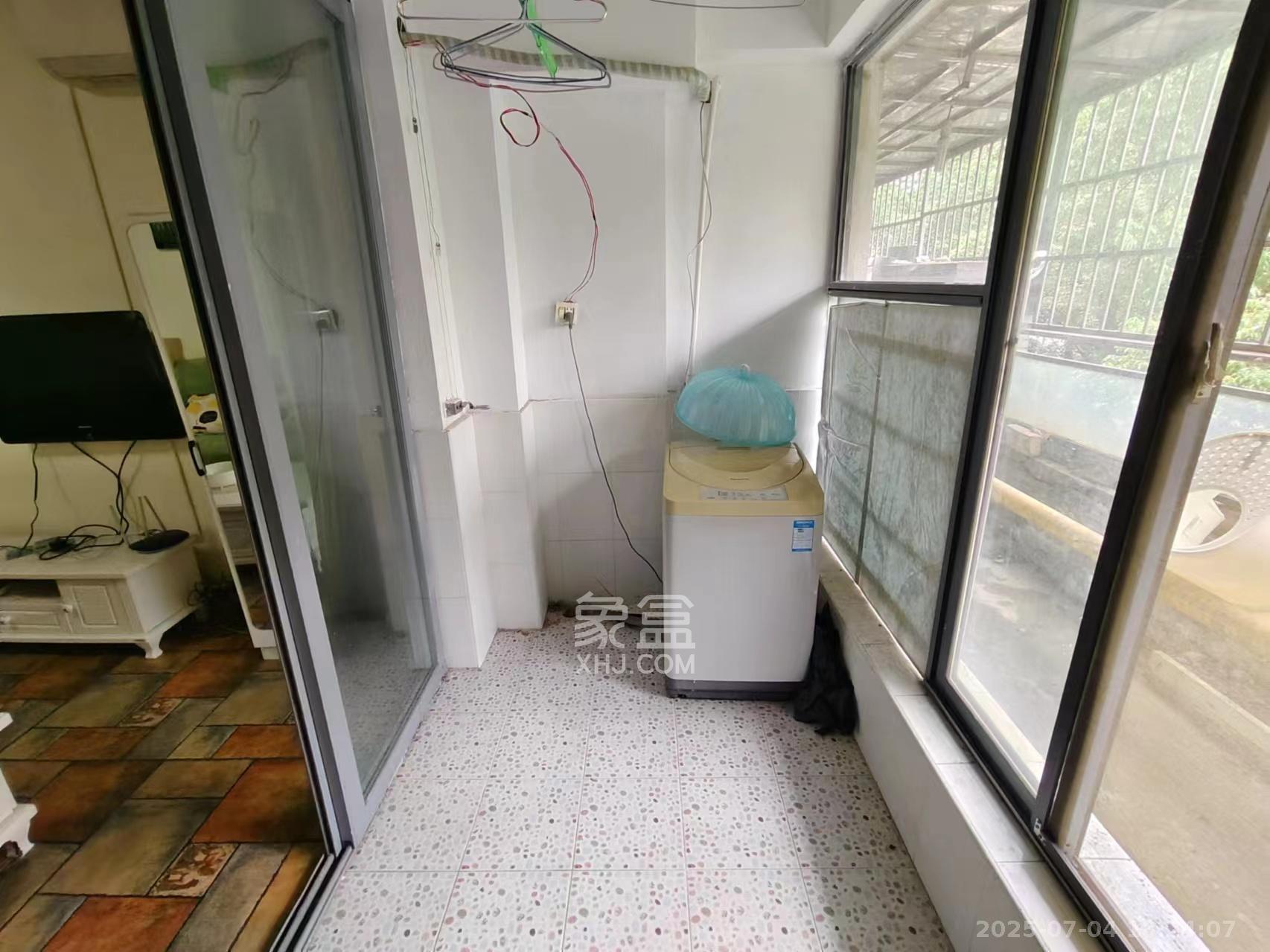 银港水晶城  2室2厅1卫   1800.00元/月室内图