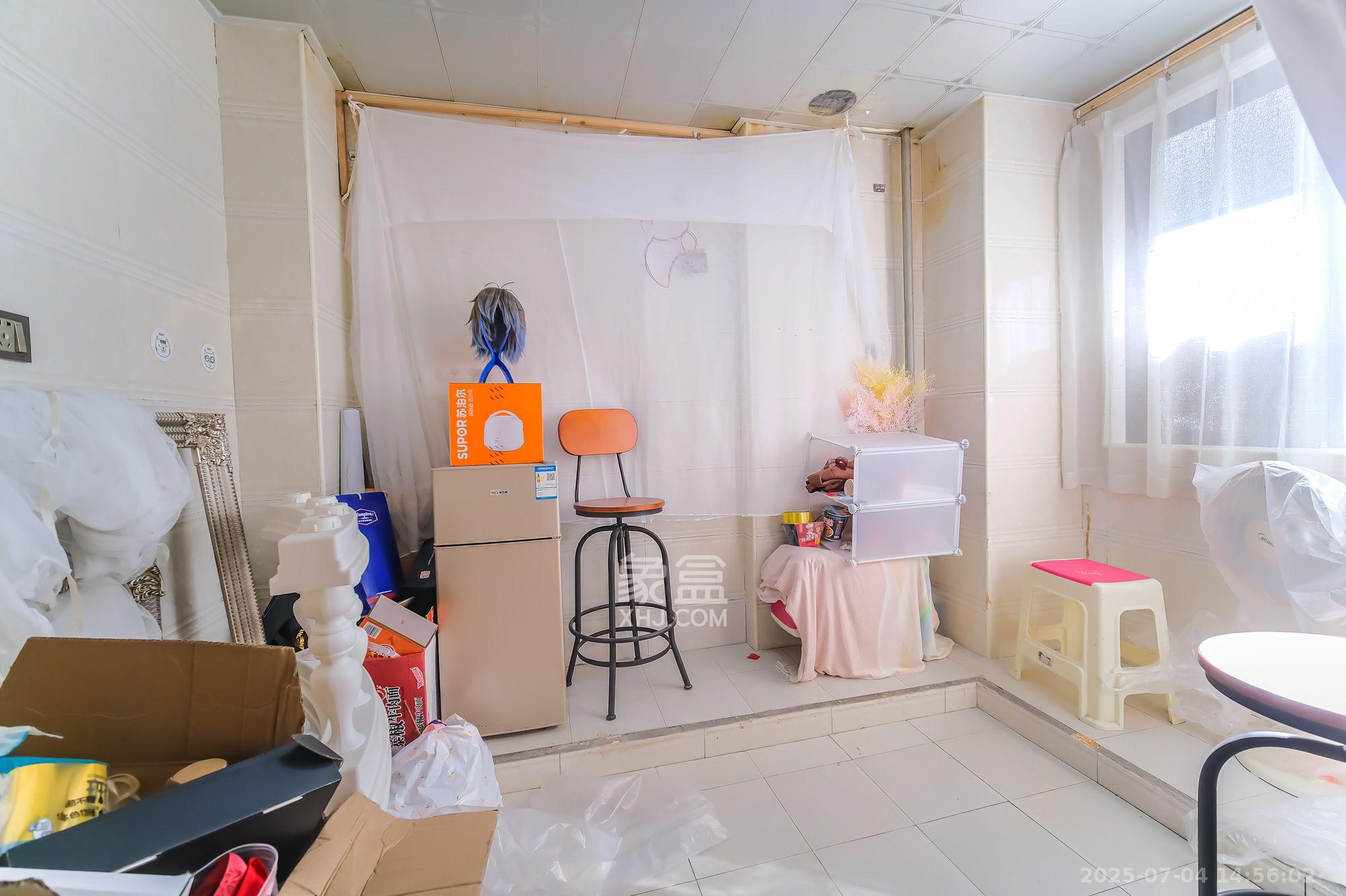 盛地尊域  4室2厅2卫    2000.0元/月室内图