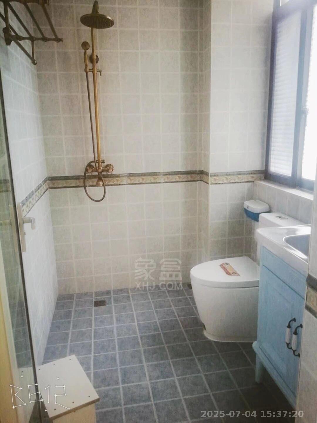 金轮翡翠名园 4室2厅2卫 2000.0元/月 金轮翡翠名园 4室2厅2卫 2000.0元/月室内图