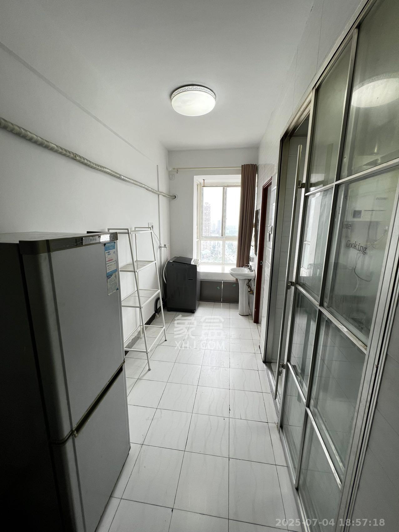 华龙公馆 1室0厅0卫 1700.0元/月 华龙公馆 1室0厅0卫 1700.0元/月室内图