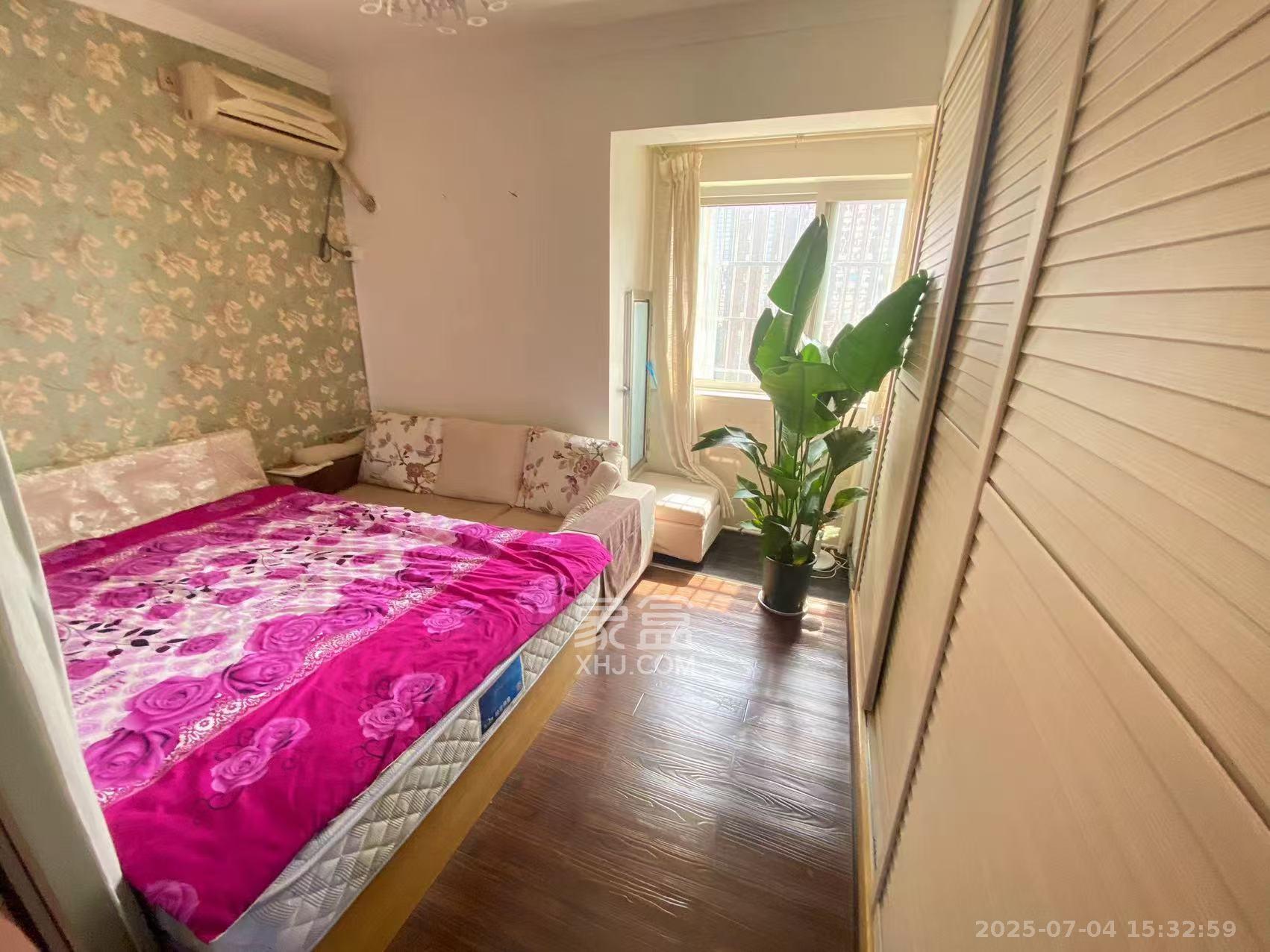 巧克力空间(建鸿达现代大厦)  1室1厅1卫    1500.0元/月 巧克力空间(建鸿达现代大厦)  1室1厅1卫    1500.0元/月室内图