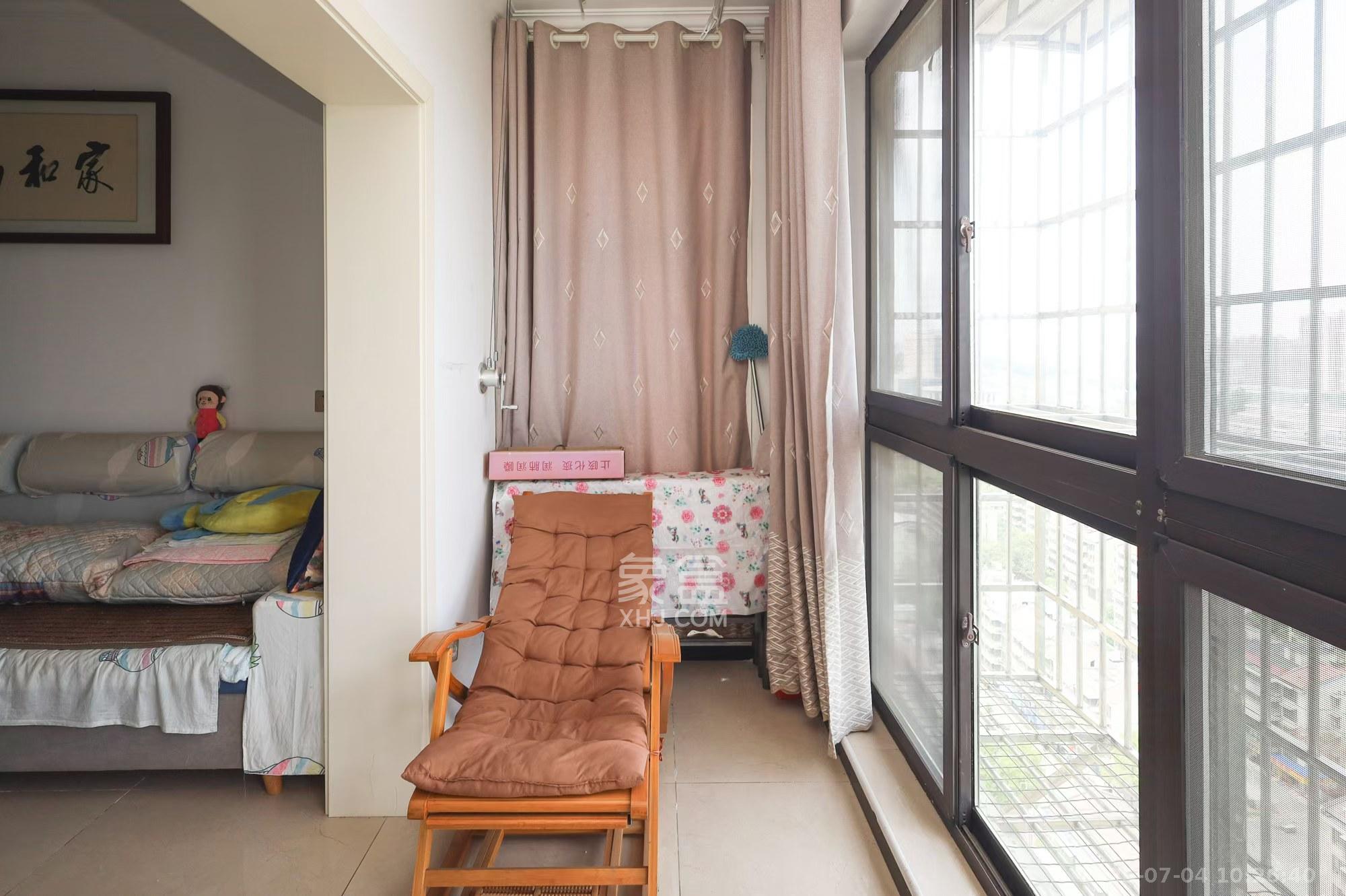 荷韵园 2室2厅1卫 1700.0元/月 荷韵园 2室2厅1卫 1700.0元/月室内图