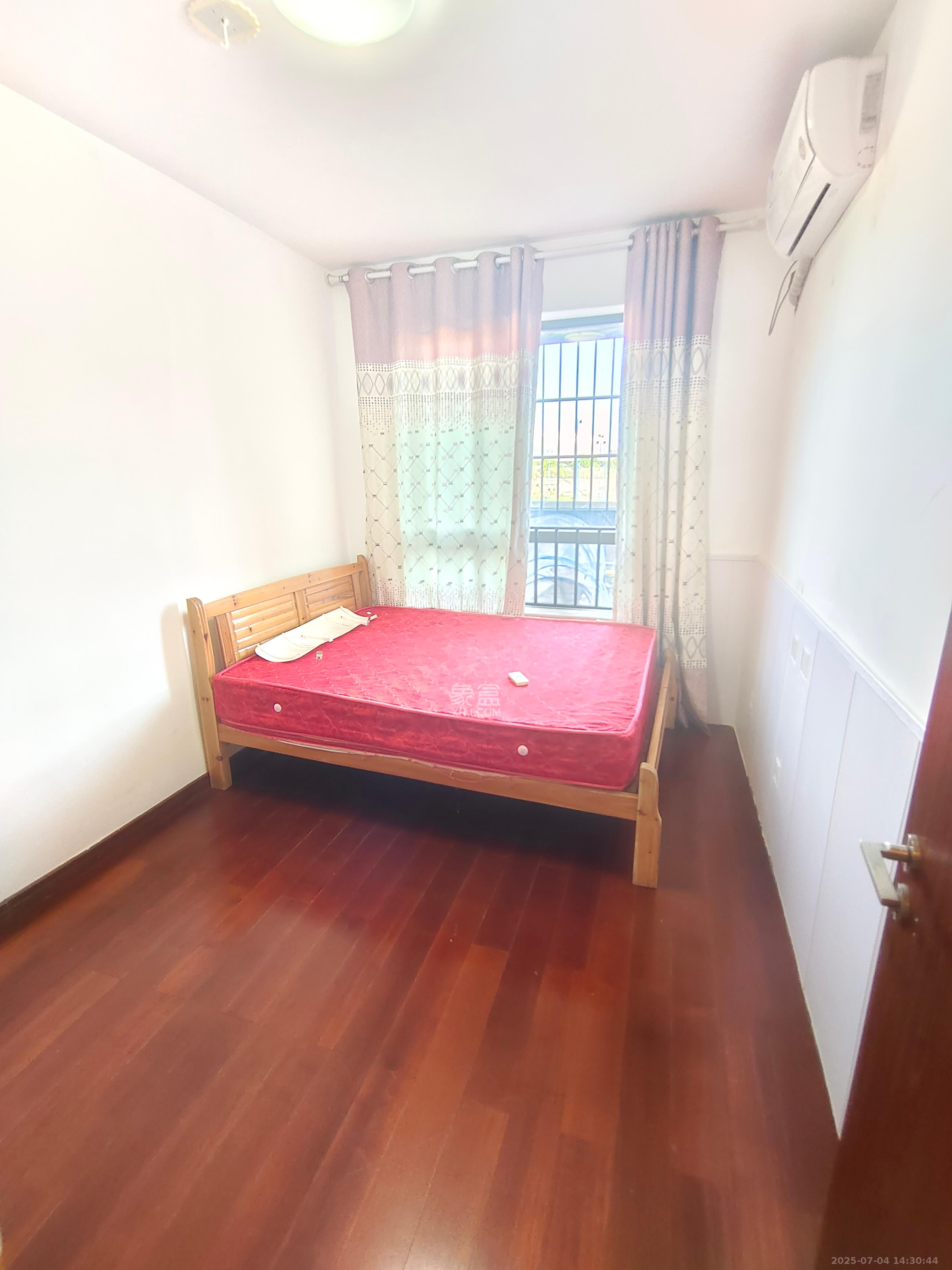 绿地公馆(绿地名邸) 3室2厅2卫 2800.0元/月 绿地公馆(绿地名邸) 3室2厅2卫 2800.0元/月室内图