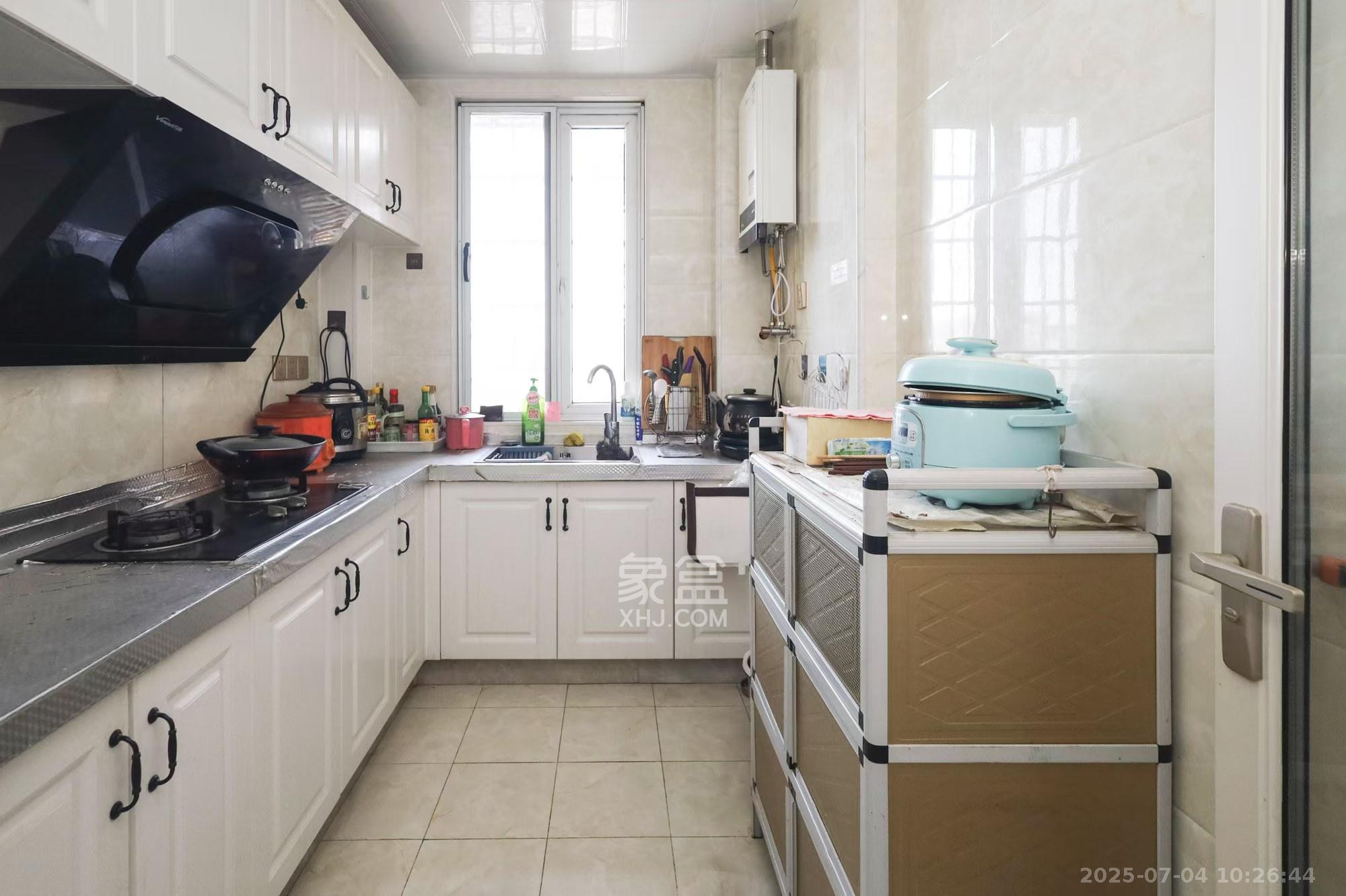 荷韵园 2室2厅1卫 1700.0元/月 荷韵园 2室2厅1卫 1700.0元/月室内图