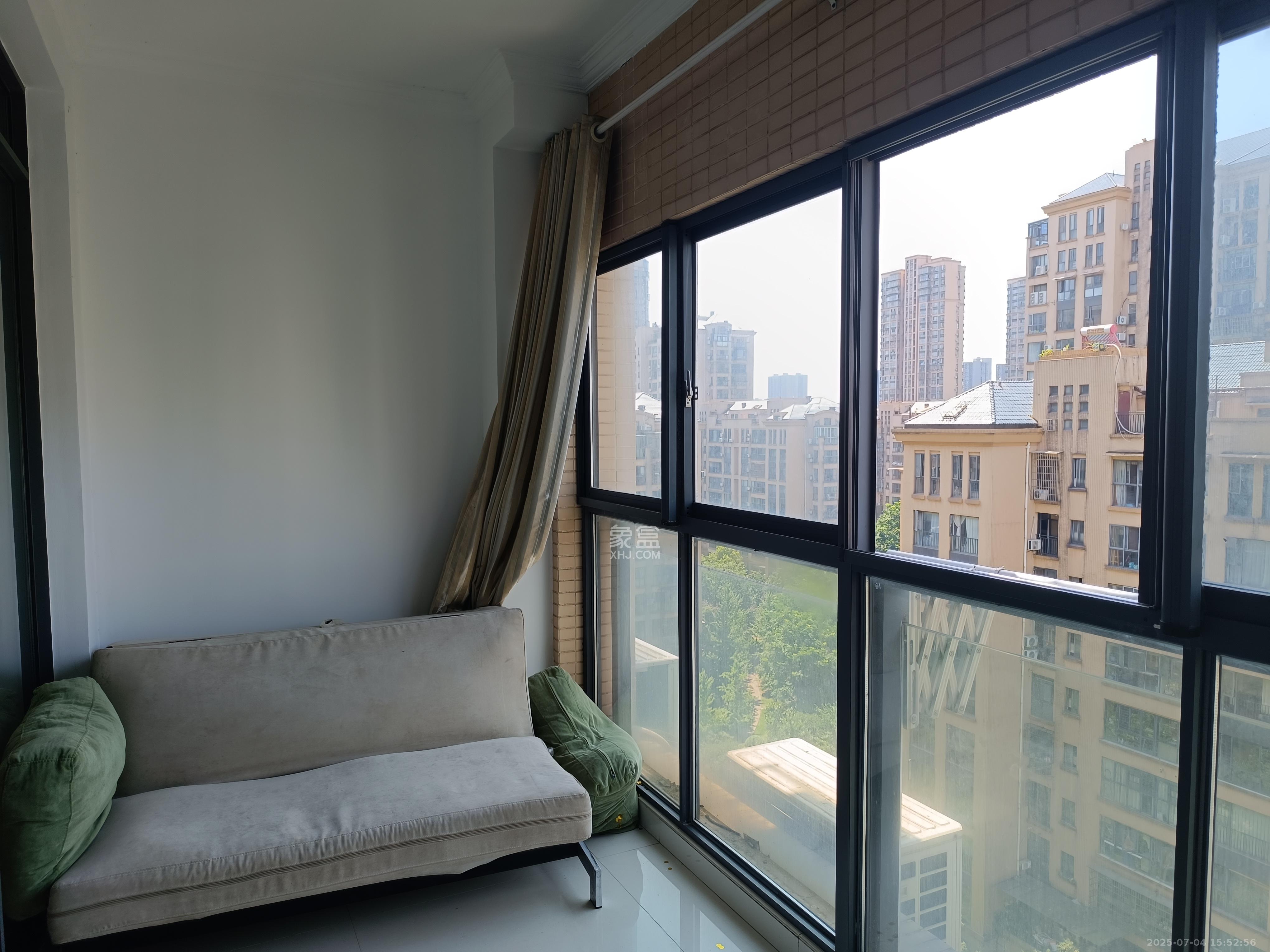 中城丽景香山园  3室2厅2卫   3500.00元/月室内图