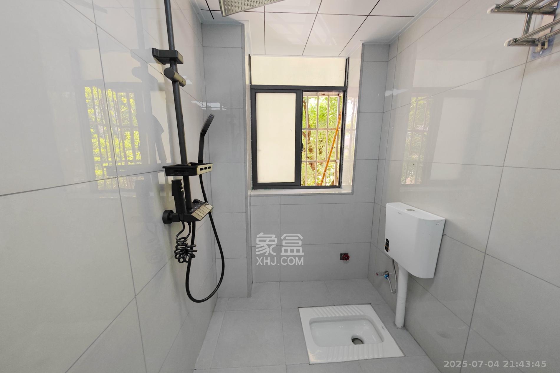 标准件厂宿舍(长沙标准件总厂宿舍) 3室1厅1卫 53.8万 标准件厂宿舍(长沙标准件总厂宿舍) 3室1厅1卫 53.8万其他