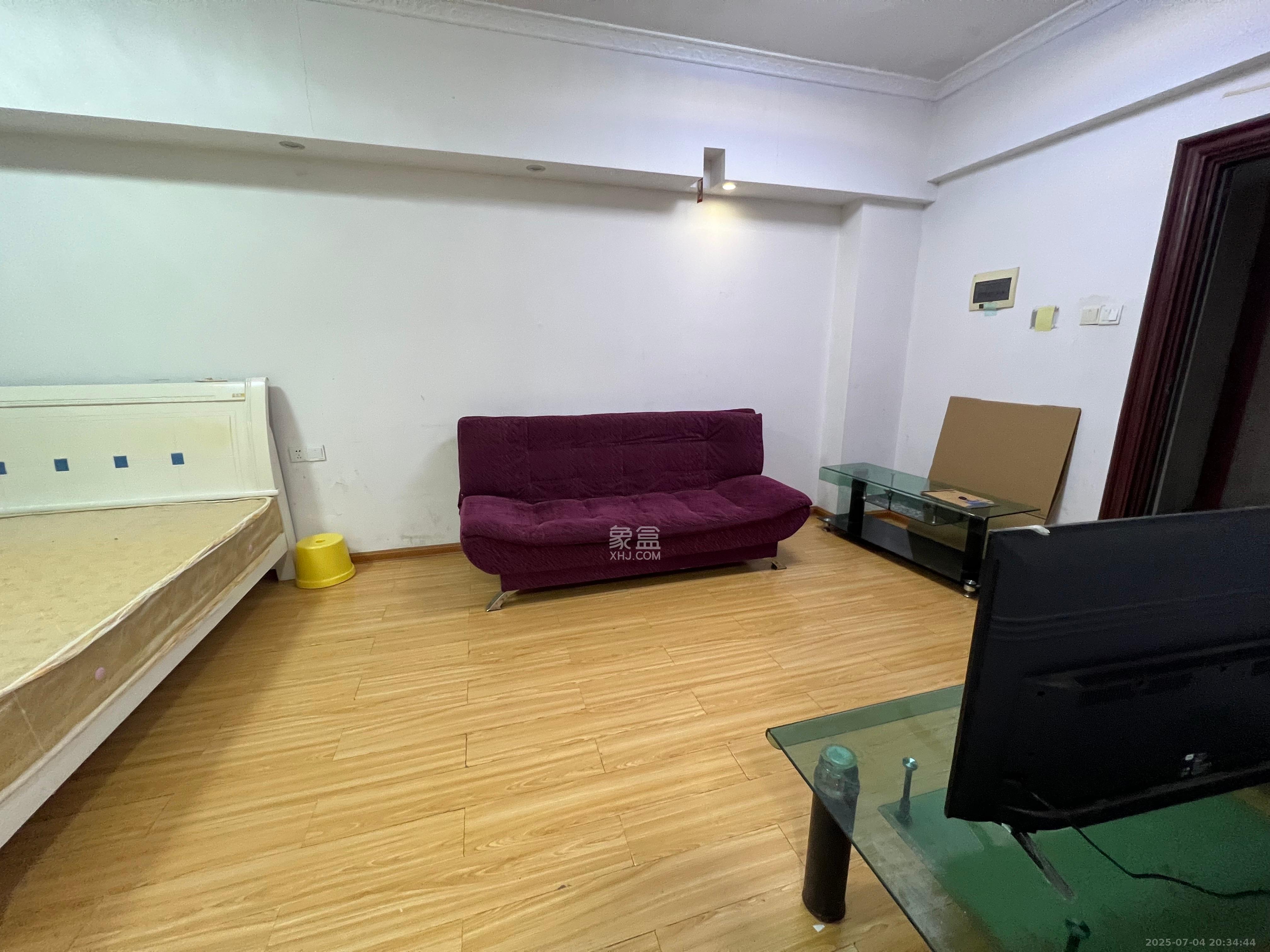 天骄福邸 1室1厅1卫 1700.0元/月 天骄福邸 1室1厅1卫 1700.0元/月室内图