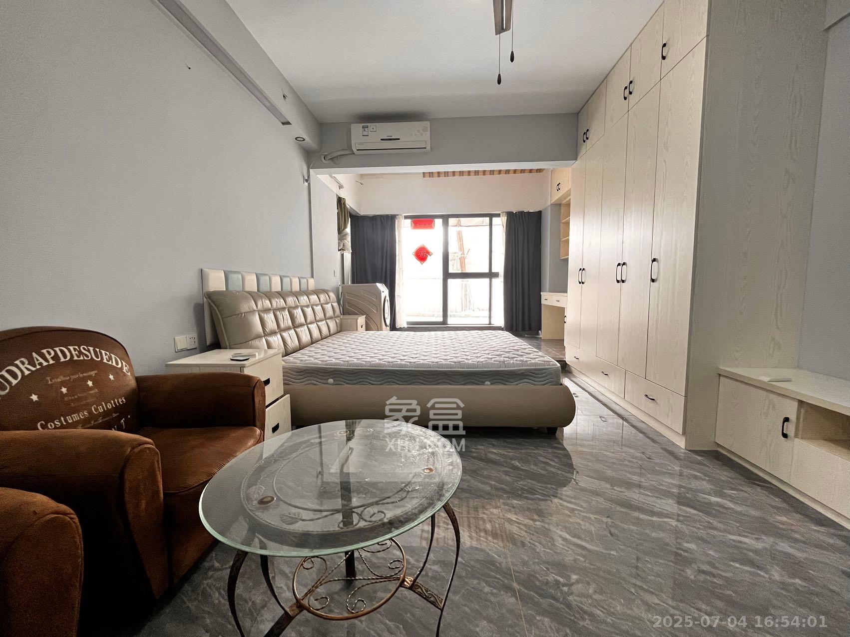 青年才郡(盈安大厦)  1室1厅1卫    1800.0元/月 青年才郡(盈安大厦)  1室1厅1卫    1800.0元/月室内图