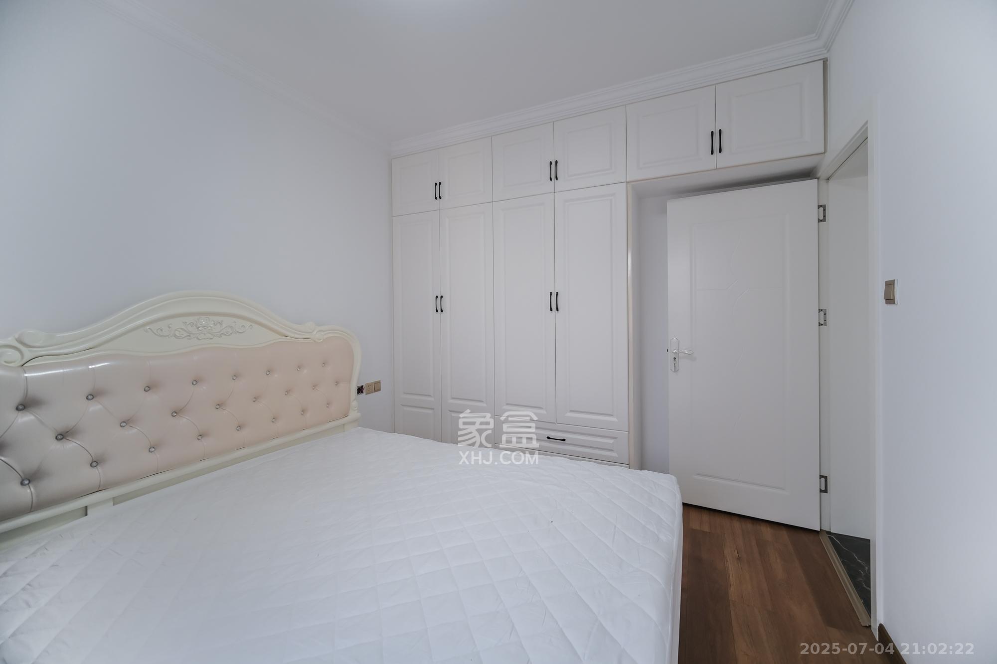 保利香槟国际  3室2厅1卫    73.0万 保利香槟国际  3室2厅1卫    73.0万卧室