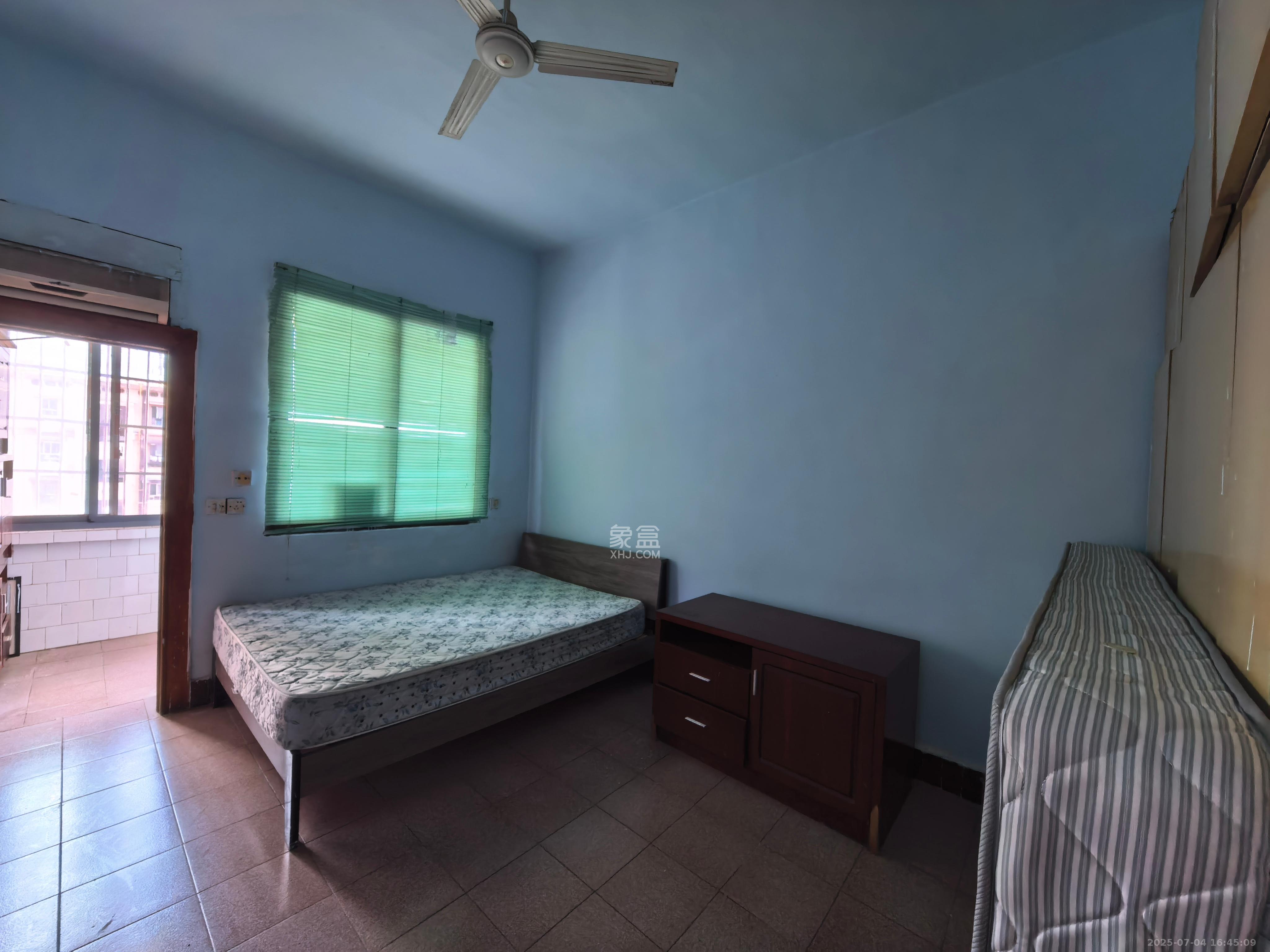 燕山街社区 2室2厅1卫 1300.0元/月 燕山街社区 2室2厅1卫 1300.0元/月室内图