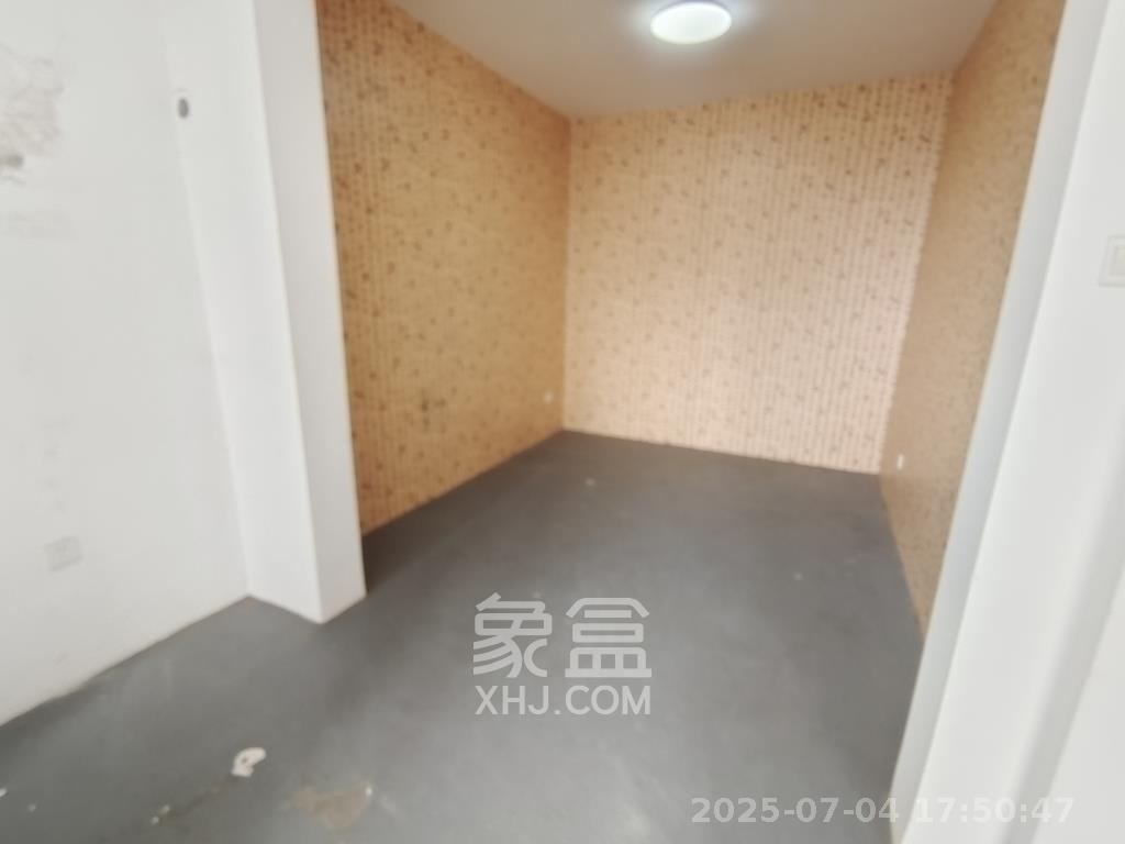 阳光100一期、四五期  4室2厅1卫    2000.0元/月 阳光100一期、四五期  4室2厅1卫    2000.0元/月室内图