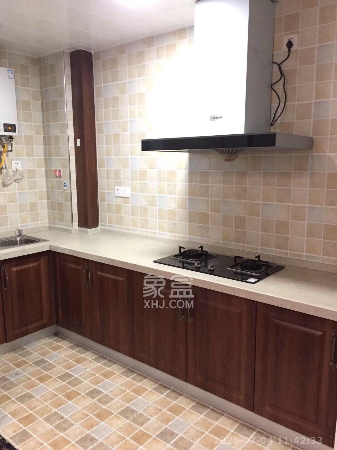 麓谷明珠  3室2厅2卫    2700.0元/月 麓谷明珠  3室2厅2卫    2700.0元/月室内图