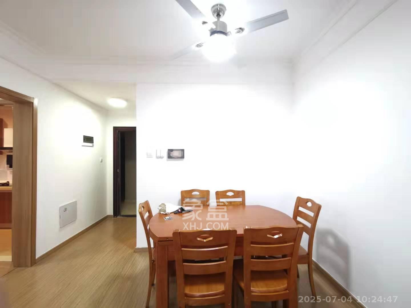麓谷小镇  3室2厅1卫   2500.00元/月室内图