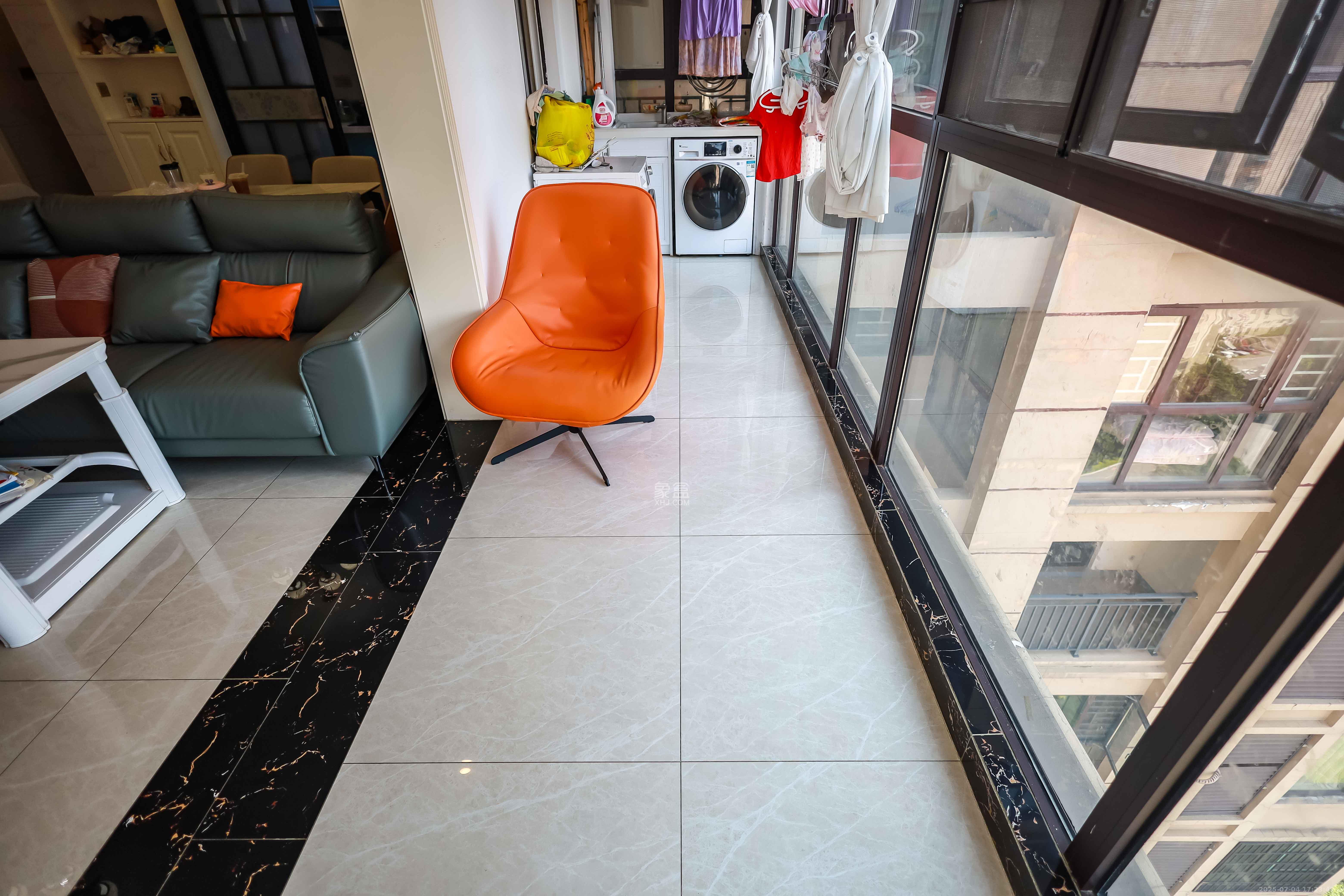 金科世界城  4室2厅2卫    113.0万 金科世界城  4室2厅2卫    113.0万阳台