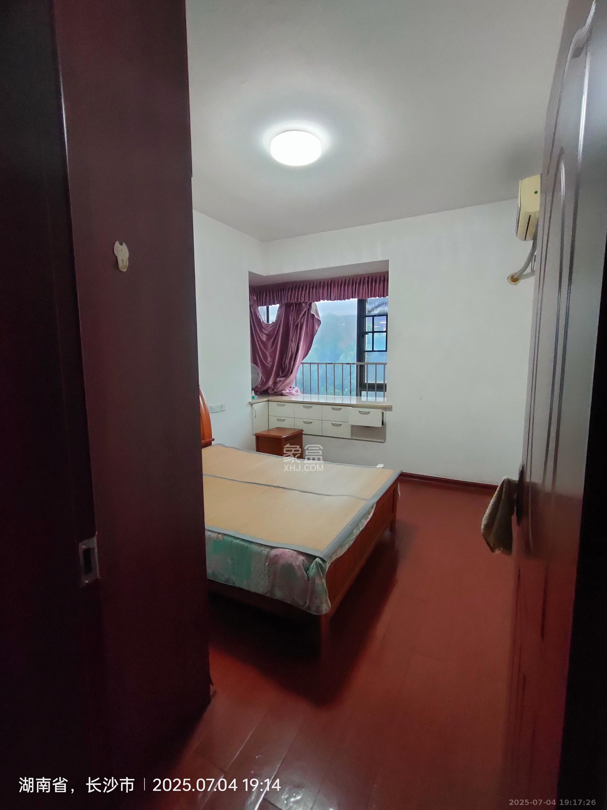 鑫远熙山 2室2厅1卫 2200.0元/月 鑫远熙山 2室2厅1卫 2200.0元/月室内图