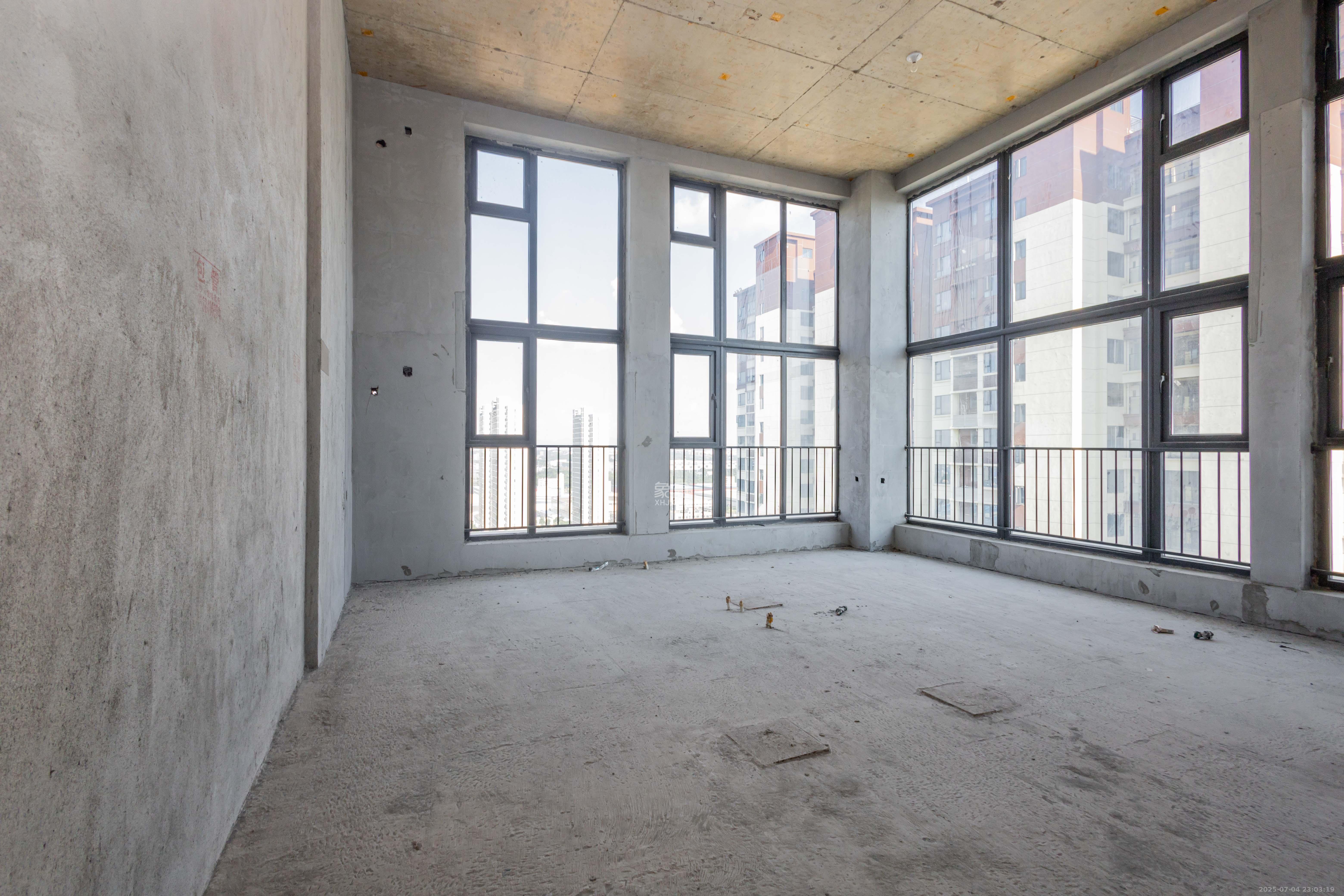 华远碧桂园海蓝城 3室2厅1卫 34.8万 华远碧桂园海蓝城 3室2厅1卫 34.8万客厅