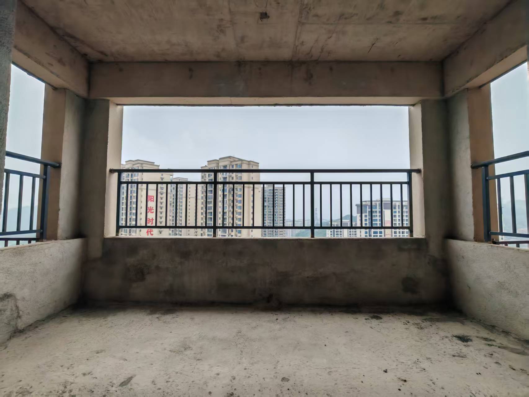 嘉熙紫台 4室2厅2卫 69.8万 嘉熙紫台 4室2厅2卫 69.8万客厅