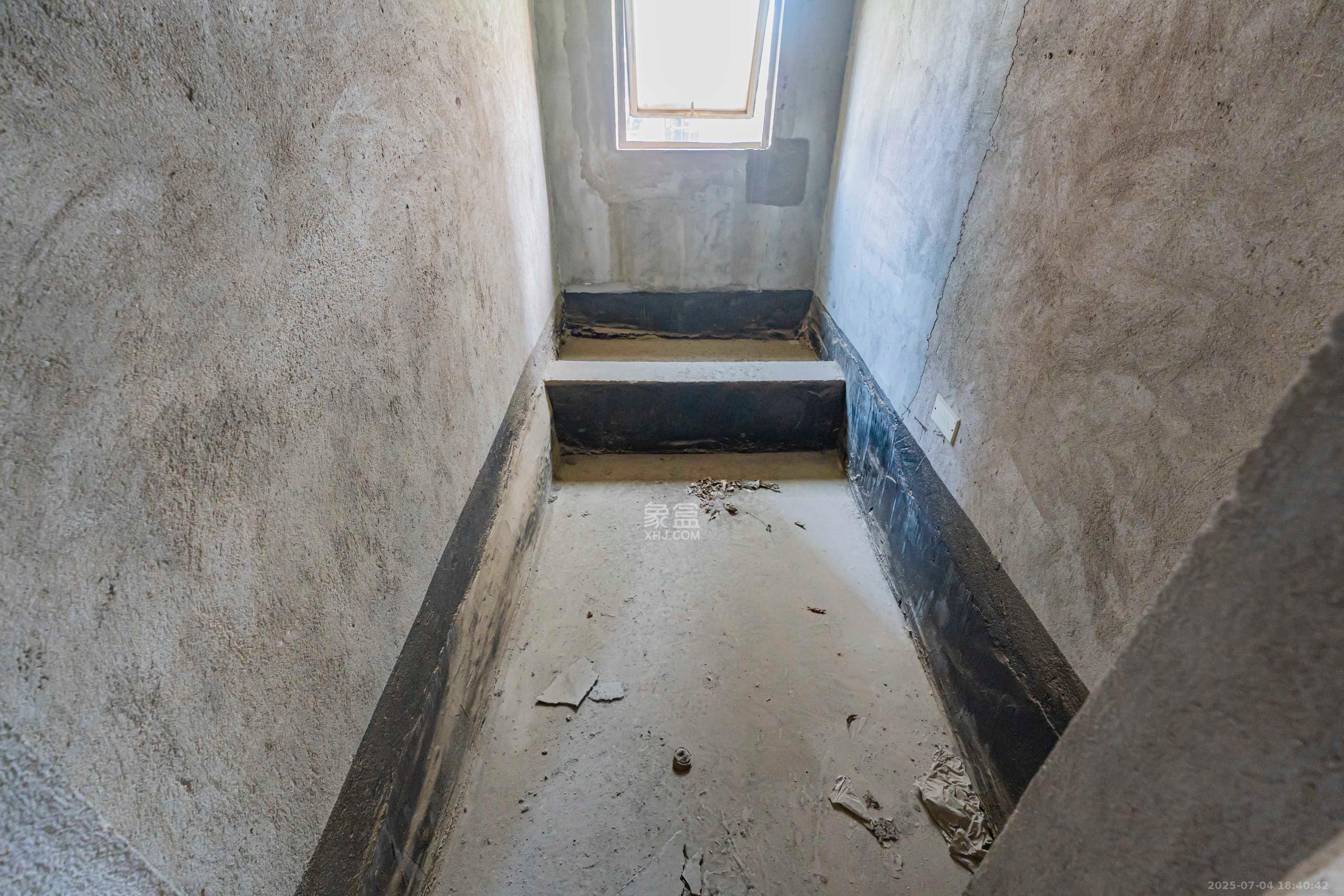 公园9号  4室2厅2卫    269.8万卫生间