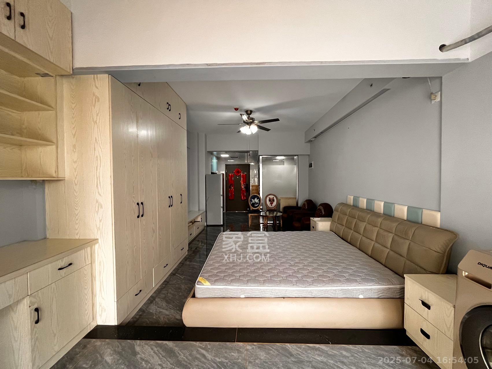 青年才郡(盈安大厦)  1室1厅1卫    1800.0元/月 青年才郡(盈安大厦)  1室1厅1卫    1800.0元/月室内图