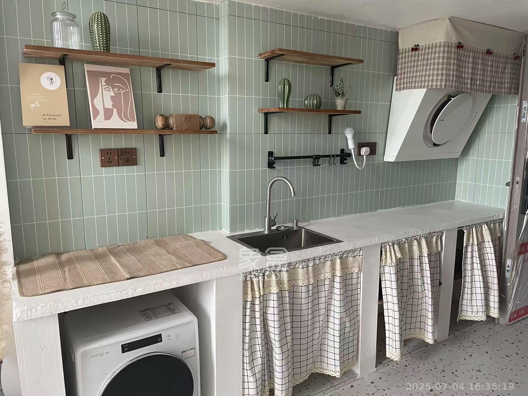 藏珑湖上公馆 1室1厅1卫 2400.0元/月 藏珑湖上公馆 1室1厅1卫 2400.0元/月室内图