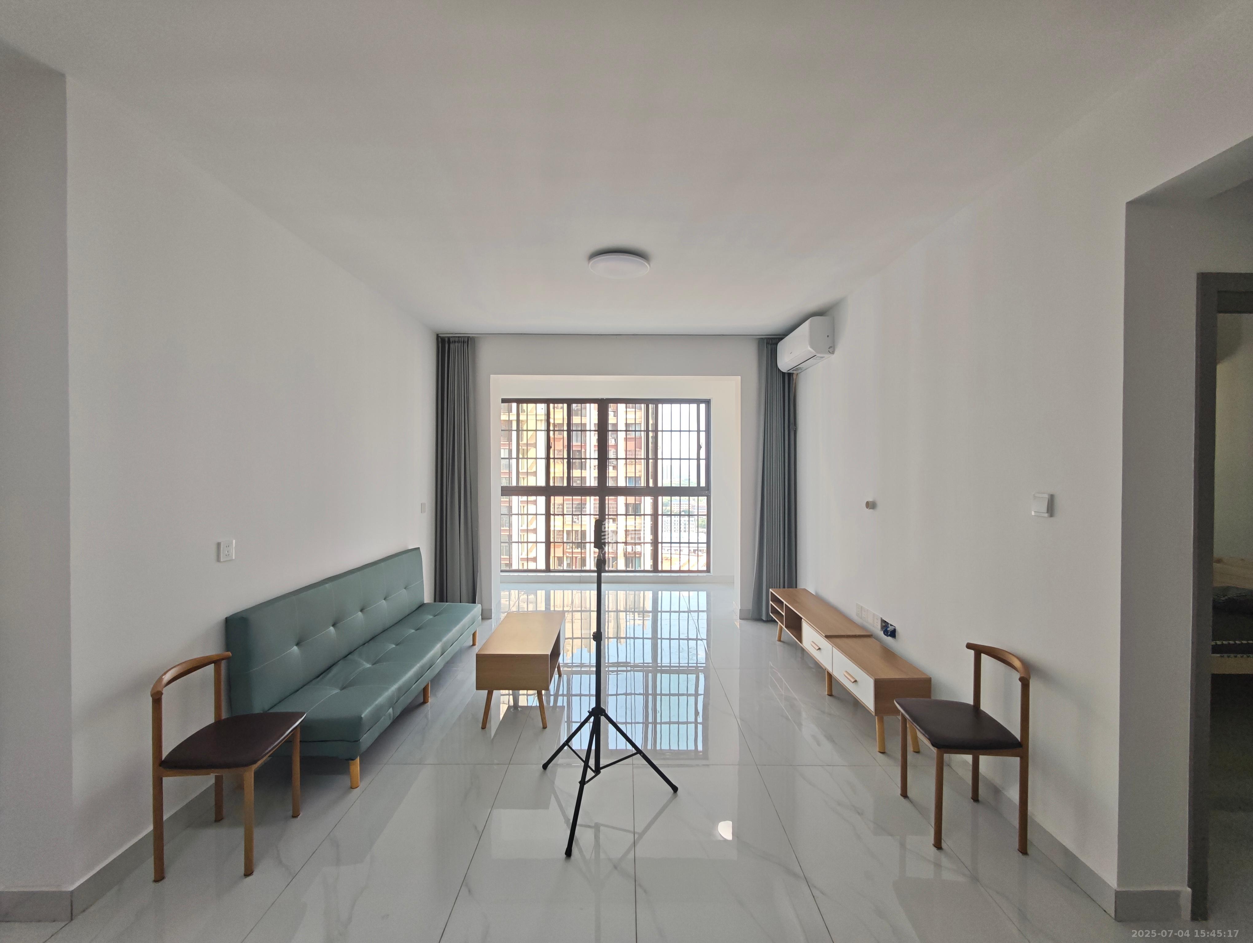 东方美地 3室2厅1卫 2200.0元/月 东方美地 3室2厅1卫 2200.0元/月室内图