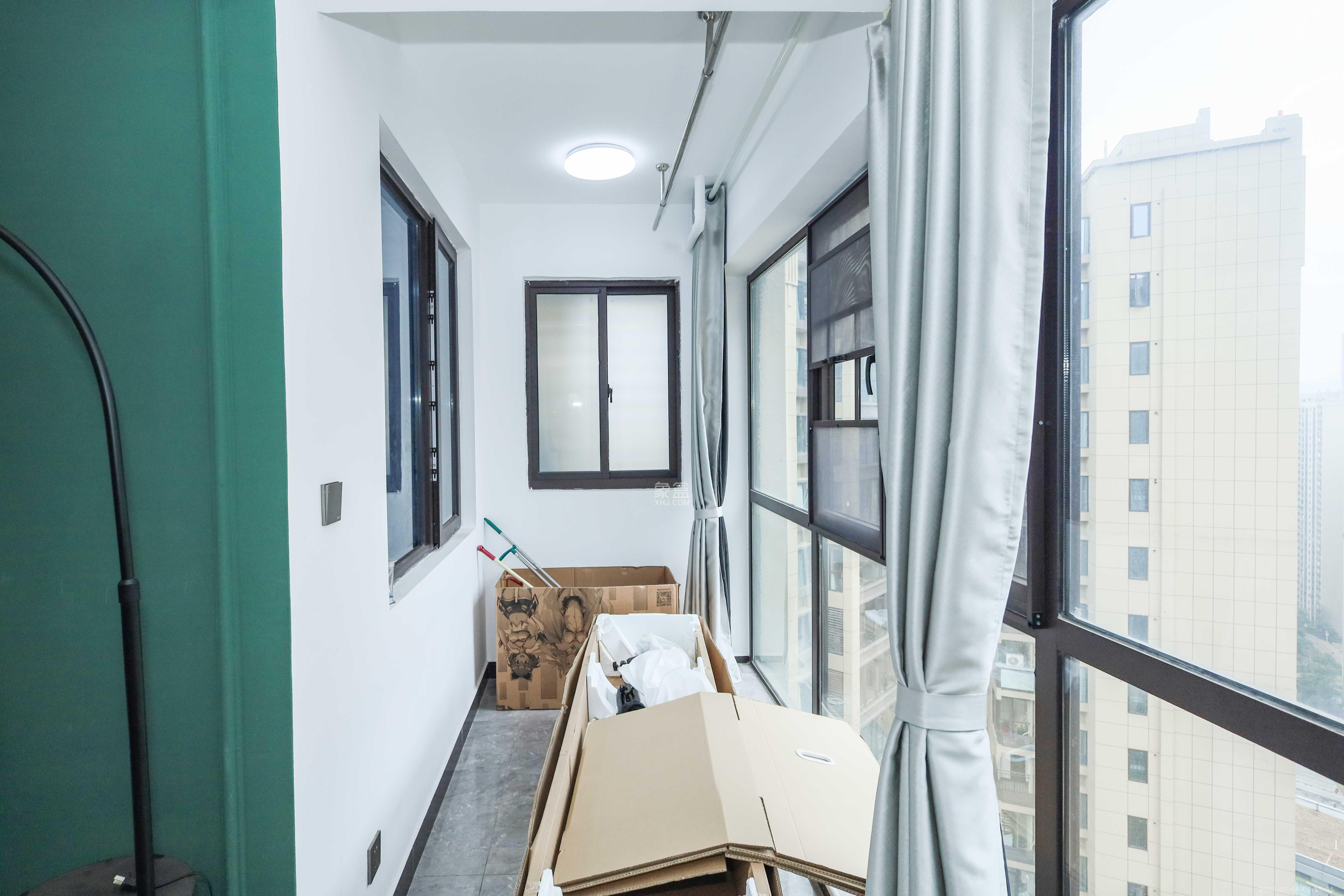 中国铁建梅溪青秀三期  4室2厅2卫    226.0万阳台