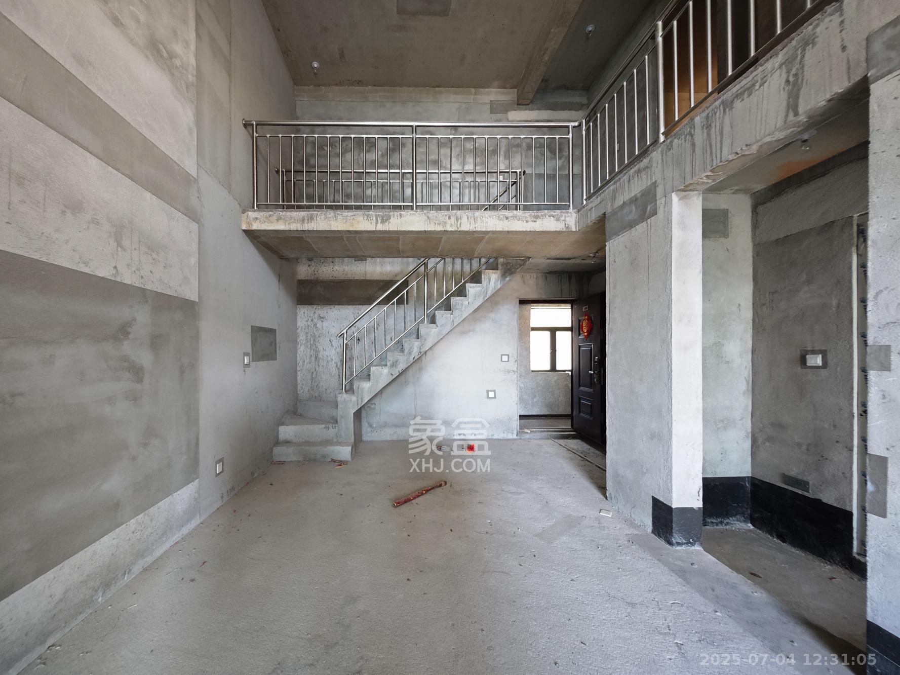 地铁中建江山玖樾  3室2厅2卫    128.0万