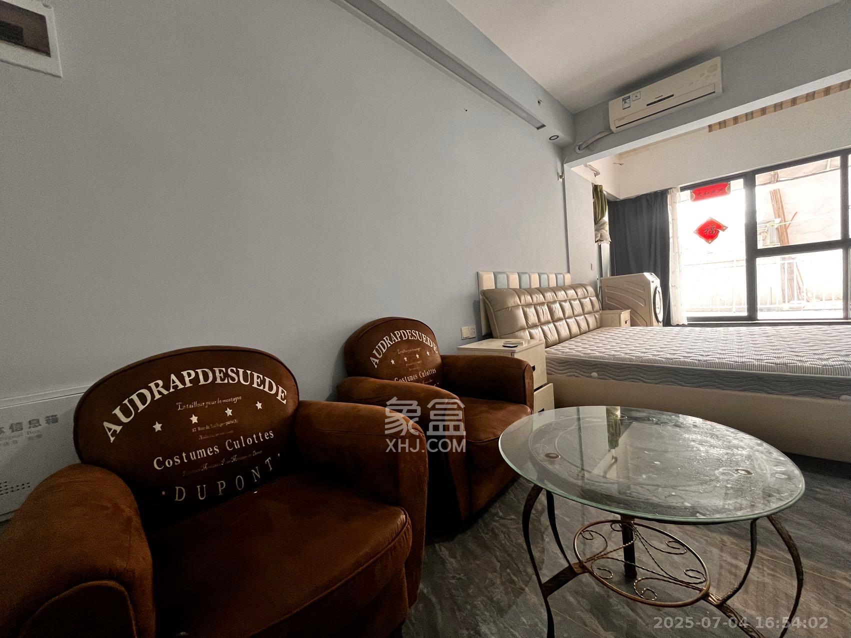 青年才郡(盈安大厦)  1室1厅1卫    1800.0元/月 青年才郡(盈安大厦)  1室1厅1卫    1800.0元/月室内图