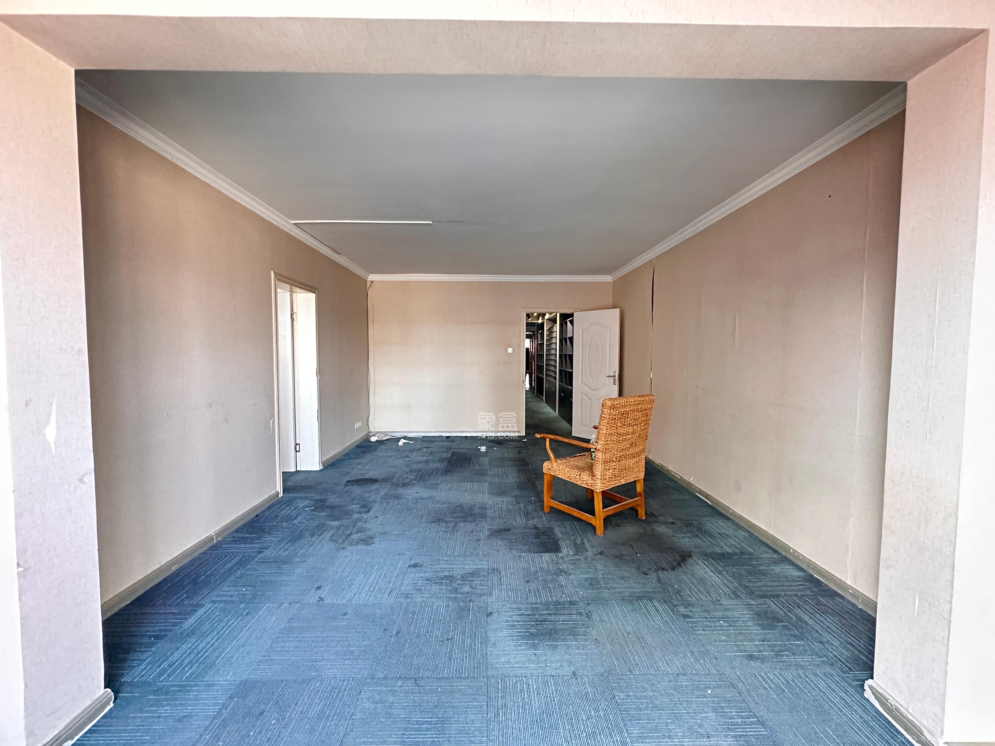 高桥现代商贸城  3室2厅1卫    3800.0元/月 高桥现代商贸城  3室2厅1卫    3800.0元/月室内图