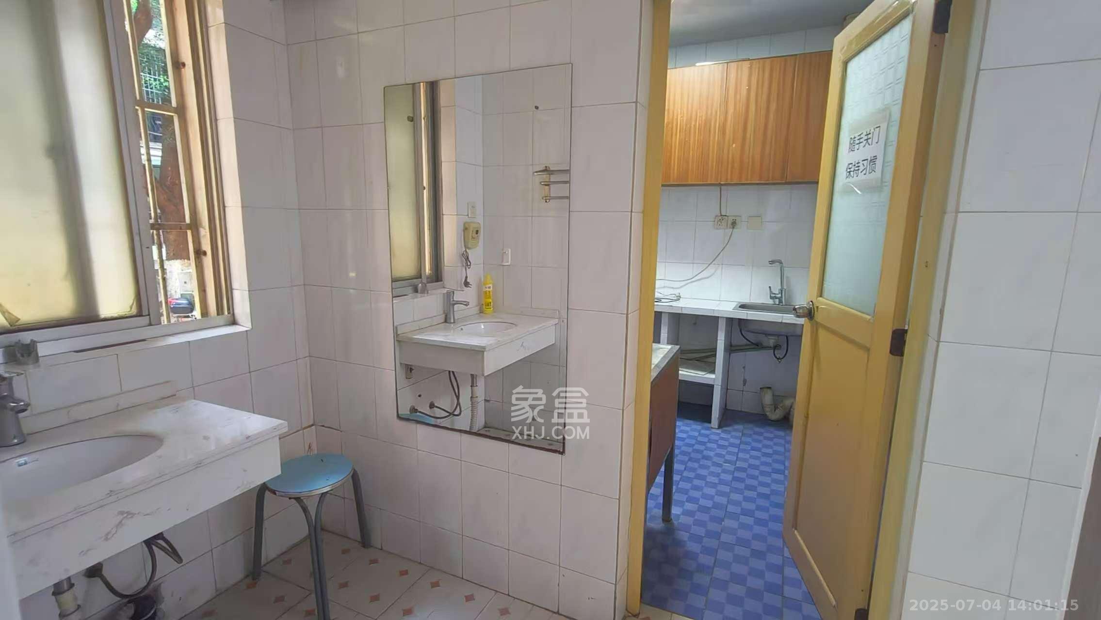 泰格林纸  3室2厅2卫   500.00元/月室内图