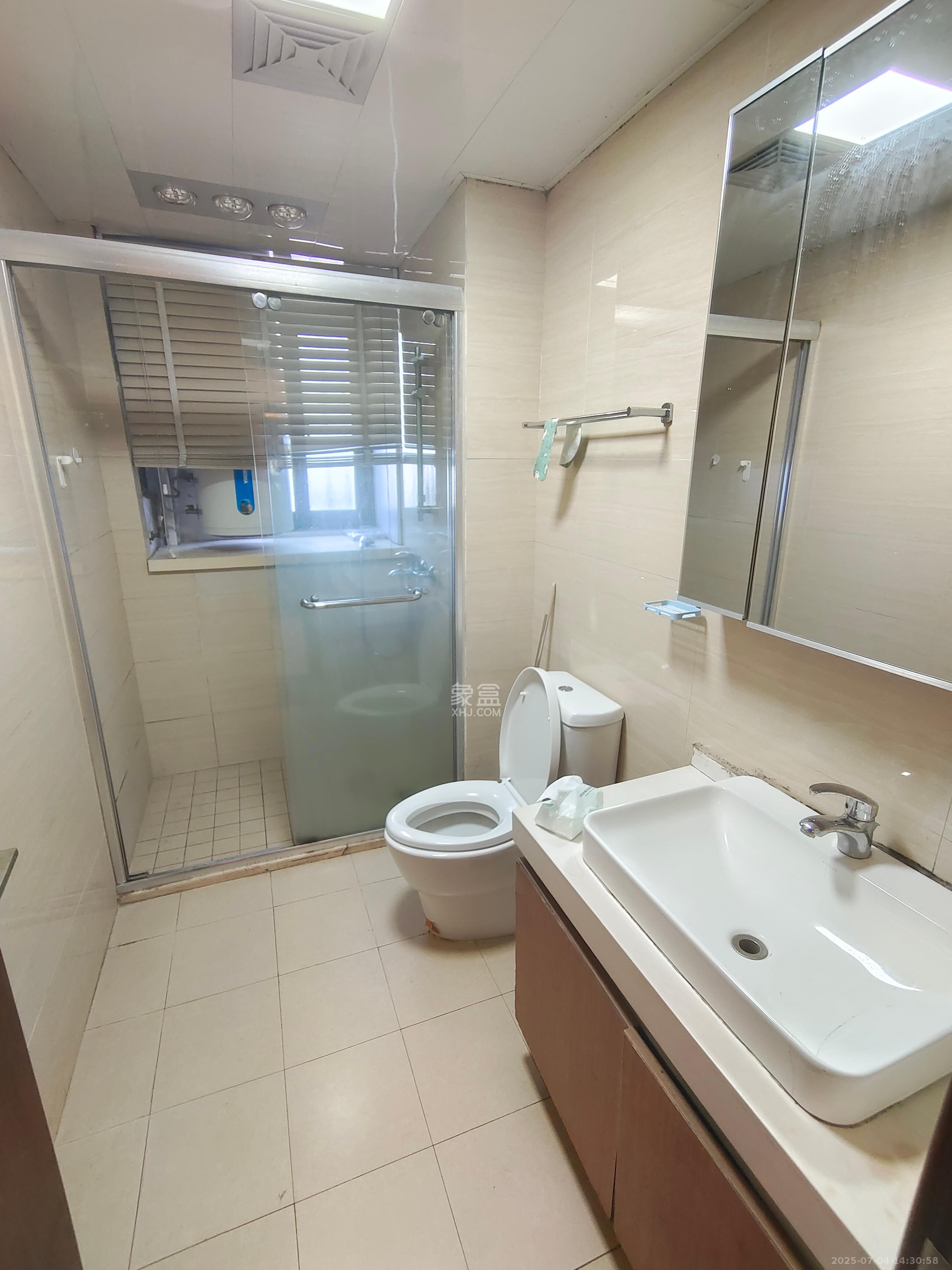 绿地公馆(绿地名邸) 3室2厅2卫 2800.0元/月 绿地公馆(绿地名邸) 3室2厅2卫 2800.0元/月室内图