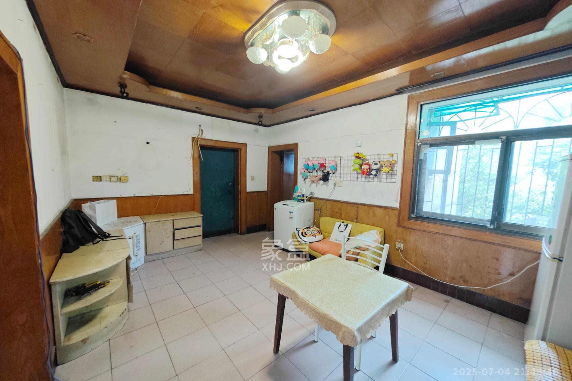 茶园坡社区(原王家冲社区) 2室1厅1卫 29.8万 茶园坡社区(原王家冲社区) 2室1厅1卫 29.8万客厅